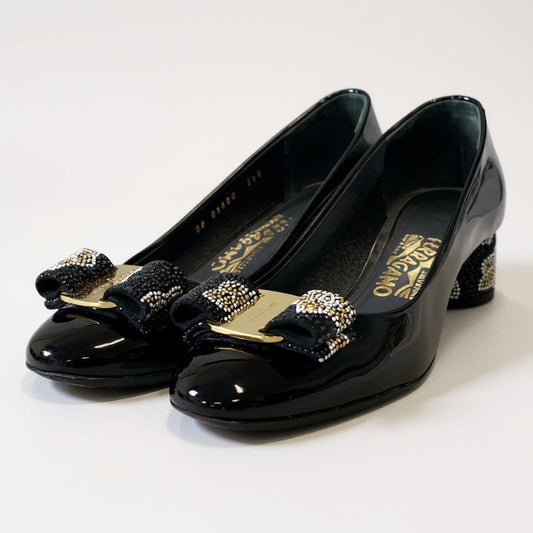 1k18 Salvatore Ferragamo サルヴァトーレフェラガモ ヒールパンプス ローヒール チャンキーヒール ヴァラリボン エナメルレザー ラインストーン装飾 5 1/2 ブラックo07t