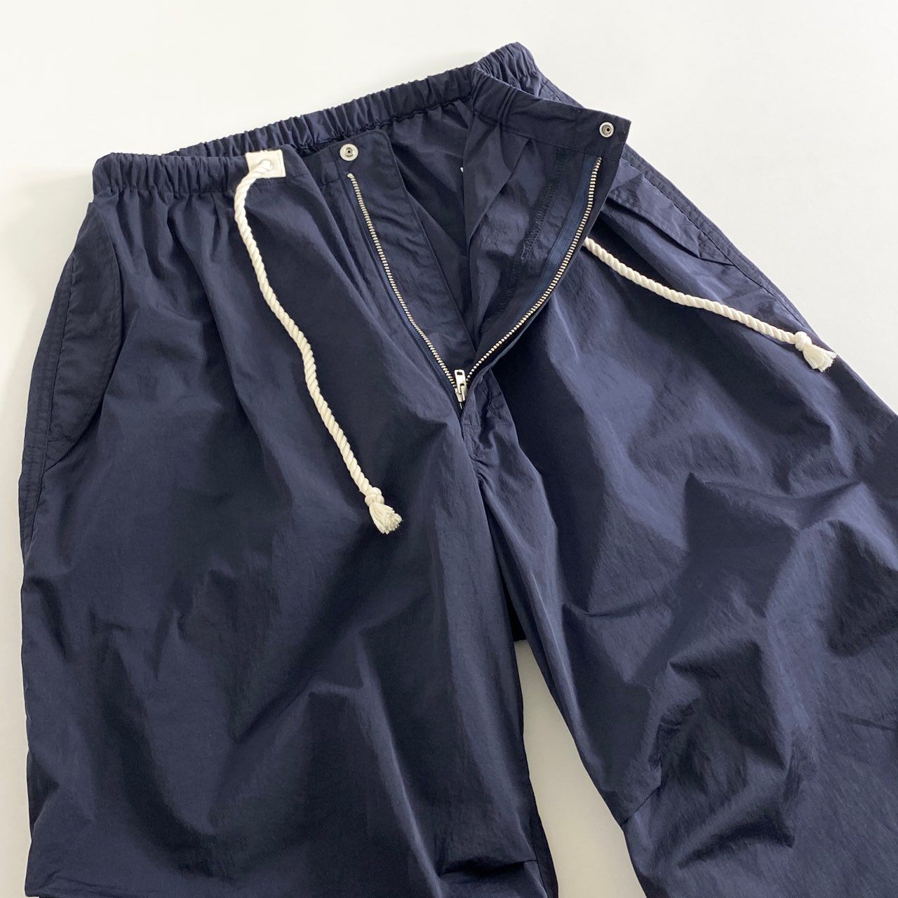 21h7 SOUMO ソウモ 日本製 NYLON OVER PANTS ナイロンオーバーパンツ イージー ボトムス 16-SP-04-DNV 01 ダークネイビー ナイロン