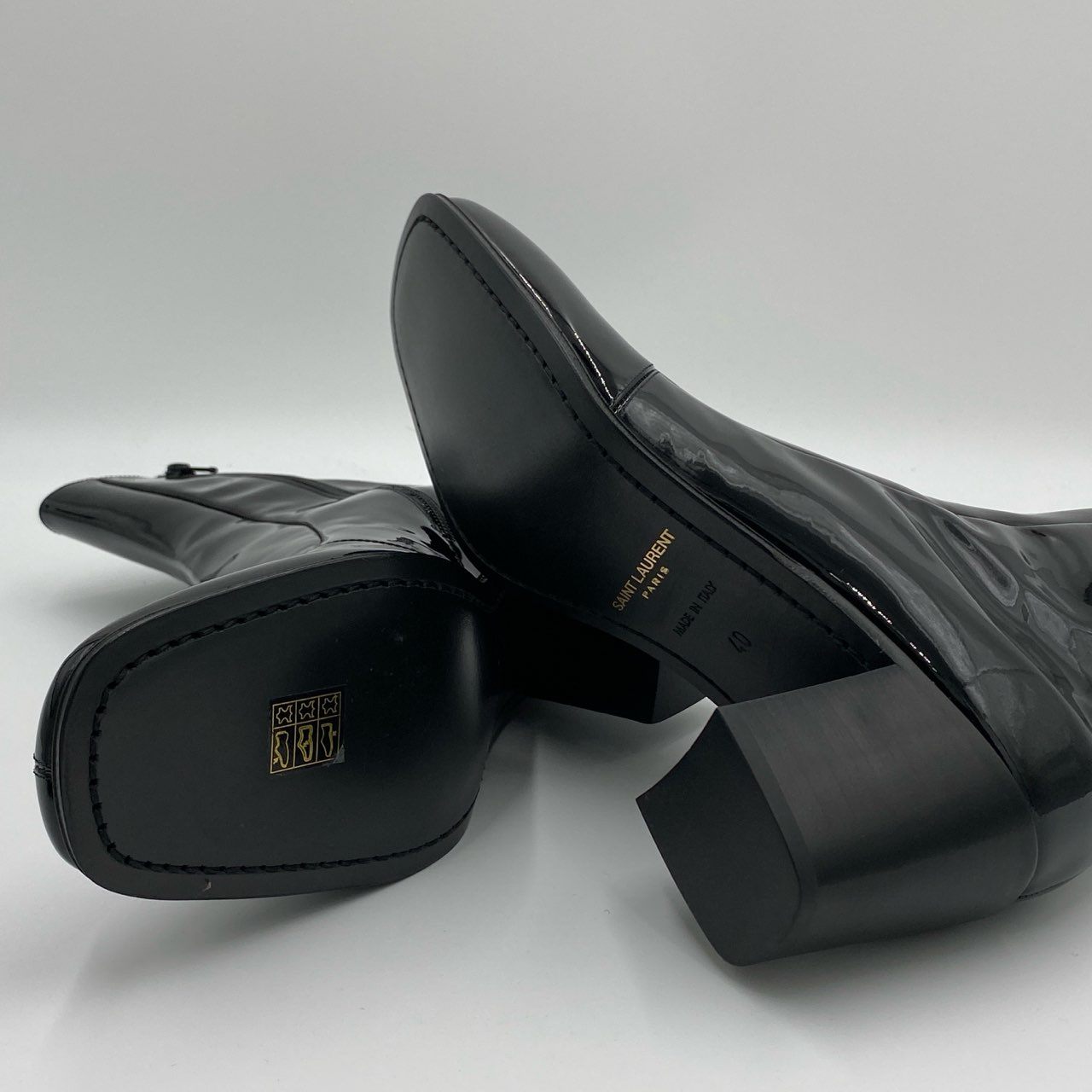 5h29《未使用品》 SAINT LAURENT サンローラン Beau パテントレザー アンクルブーツ 40 ブラック エナメル シューズ 箱 保存袋付属t18r
