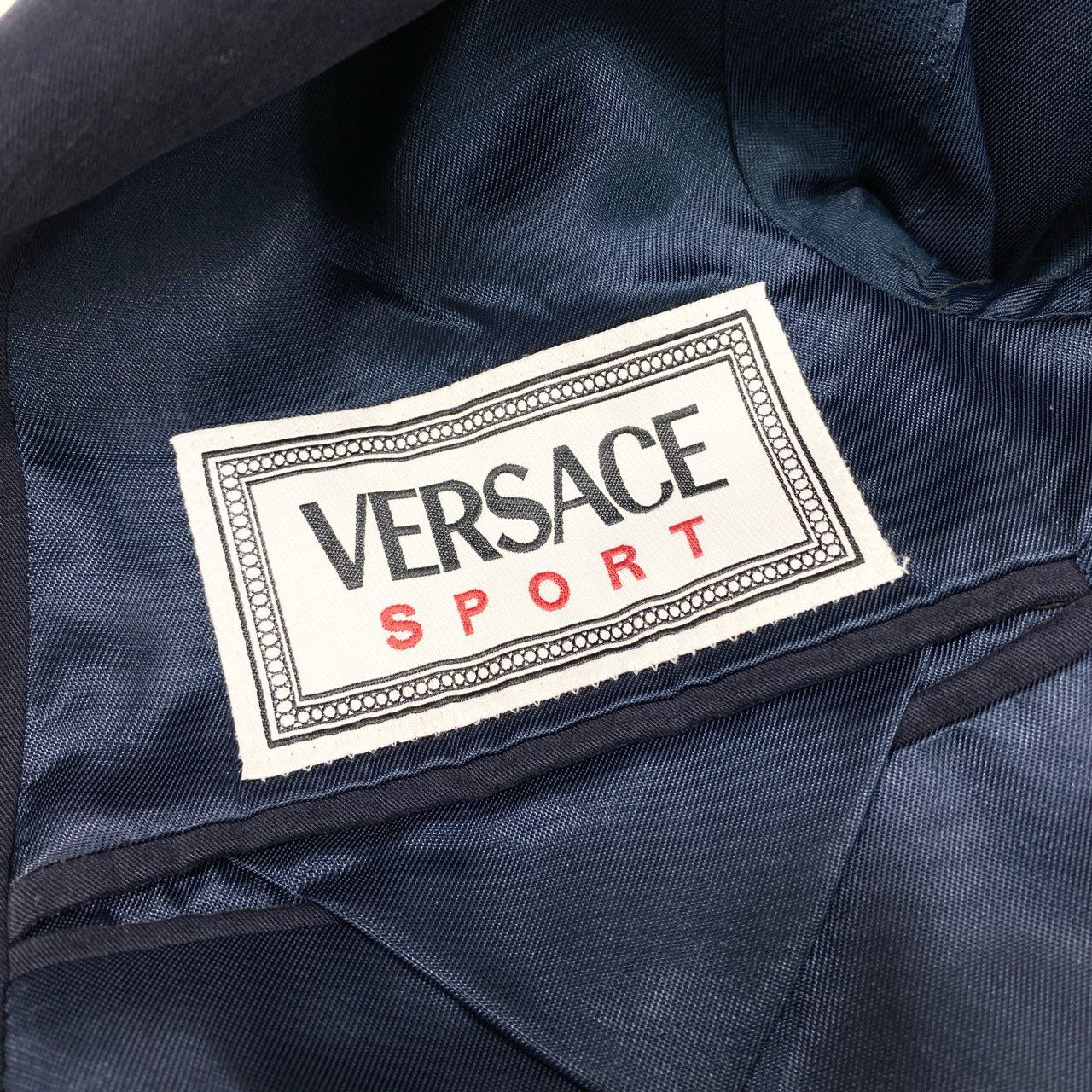 37a19 VERSACE SPORT ヴェルサーチ セットアップスーツ シングルスーツ 3B 刻印ボタン シルク混 メンズ 紳士服 フォーマル サイズ48 ネイビーu02t