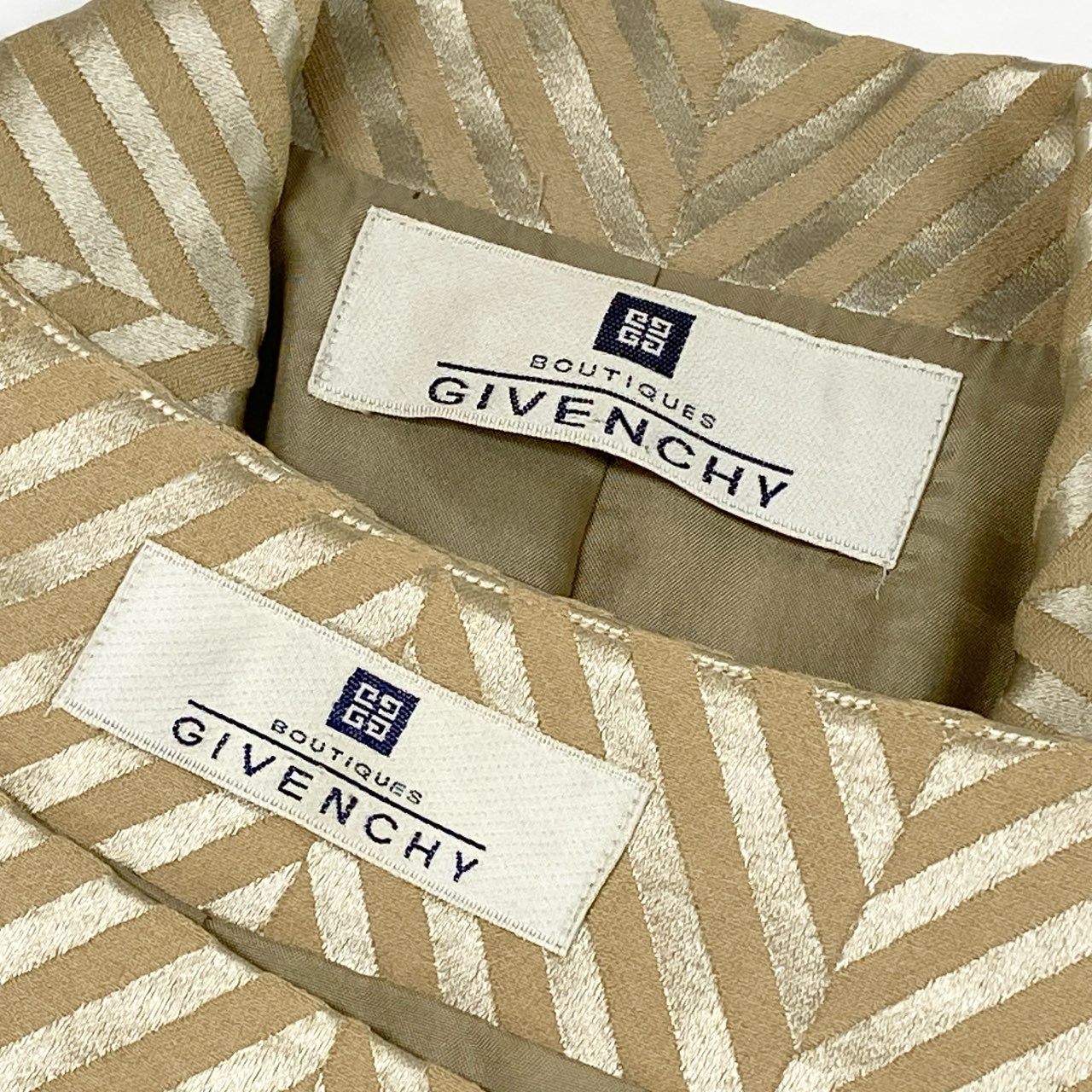 67b3 GIVENCHY BOUTIQUE ジバンシー ジャケット ベスト セットアップ 2点セット 総柄 サイズ40/38 ゴールド レディースu02t