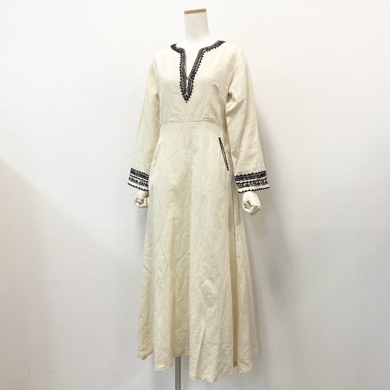 69k20 《タグ付》定価￥38,500 Sara mallika サラマリカ LINEN EMB LONG DRESS リネンロングドレス ワンピース F エクリュ エンブロイダリー