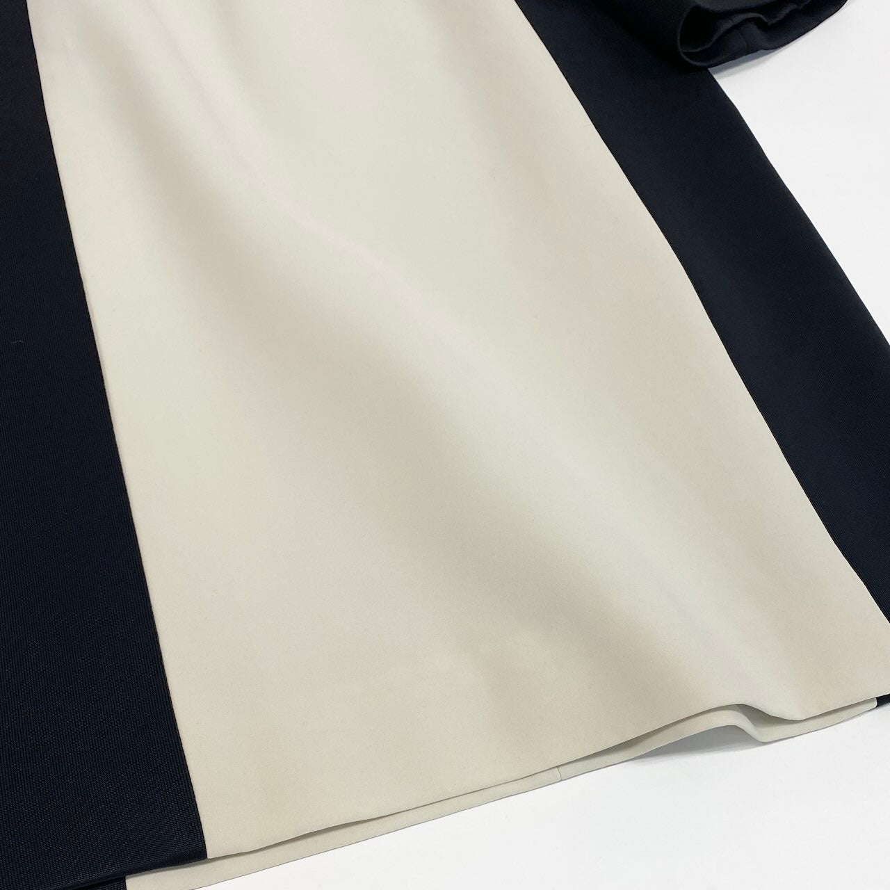 Ec31 《美品》 LOUIS VUITTON ルイヴィトン ボトルネック 2カラー ワンピース Bottle Neck 2color Dress サイズ34 ブラック ホワイト イタリア製t18r