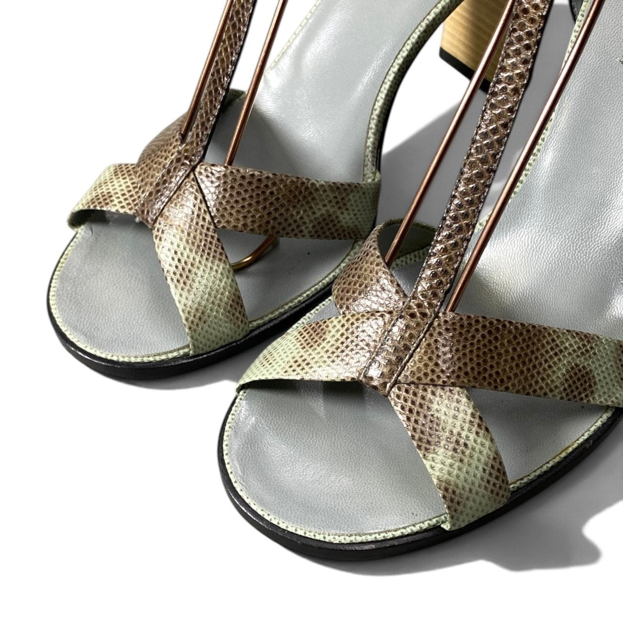 h12【美品】GUCCI トムフォード期 パイソン ヒールサンダル 36サイズ ブルー系 レザー レディース 女性用k02i