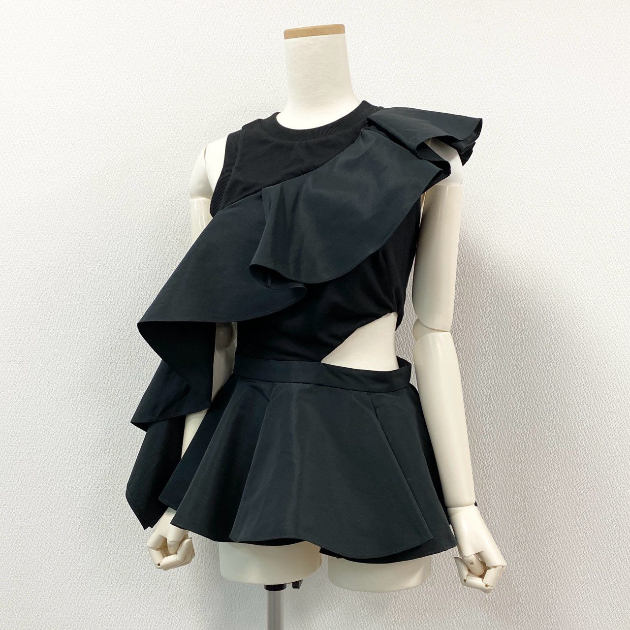 Ah29 Alexander McQUEEN アレキサンダーマックイーン 変形トップス フリルトップス ペプラム ラッフル装飾 ラウンドネック Fサイズ ブラック レディース 女性用k02i