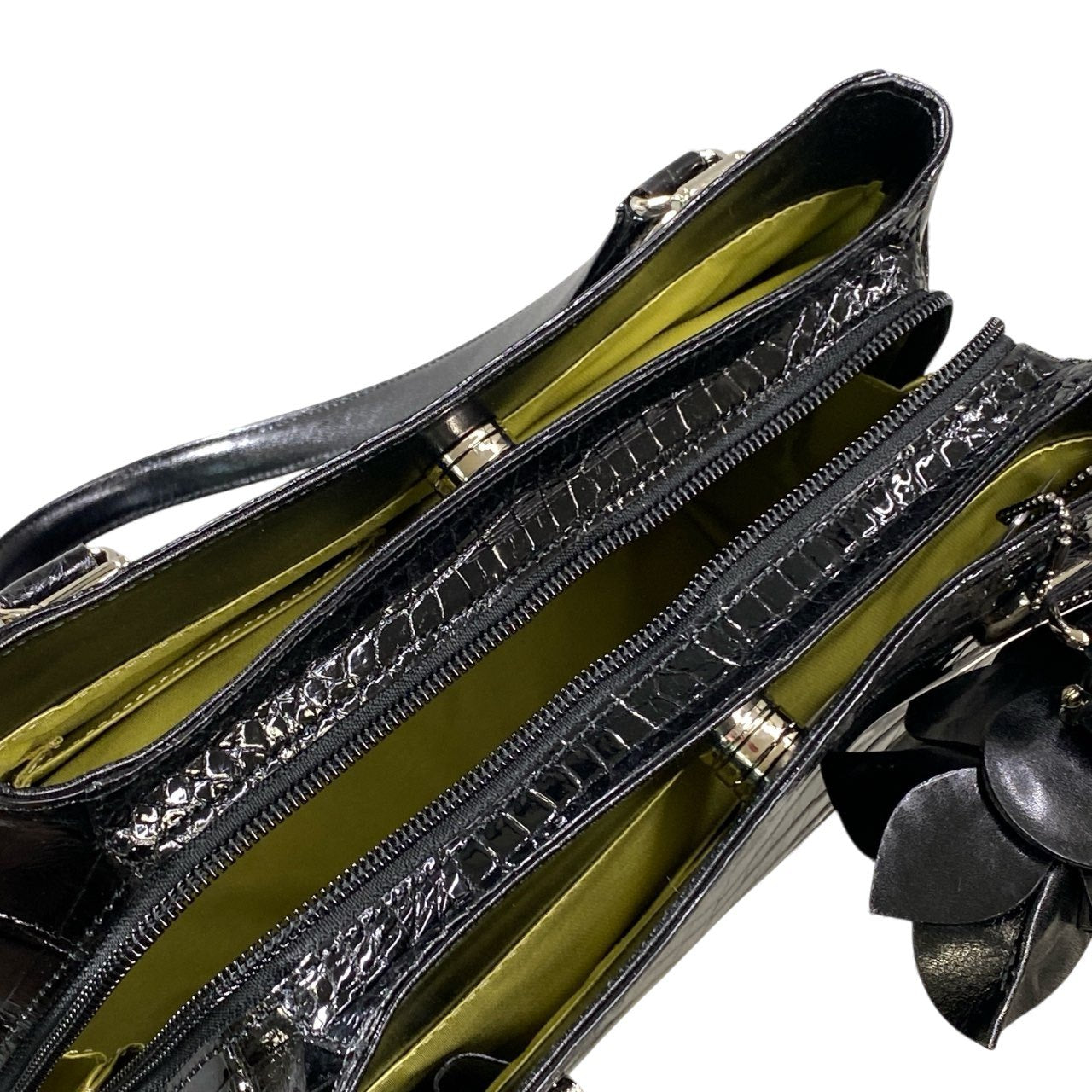 gk16《極美品》 sanpo サンポー JRA認定 シャイニングクロコ ハンドバッグ ブラック Crocodile Leather ワニ革 ワンショルダー センター取り エキゾチックt18r