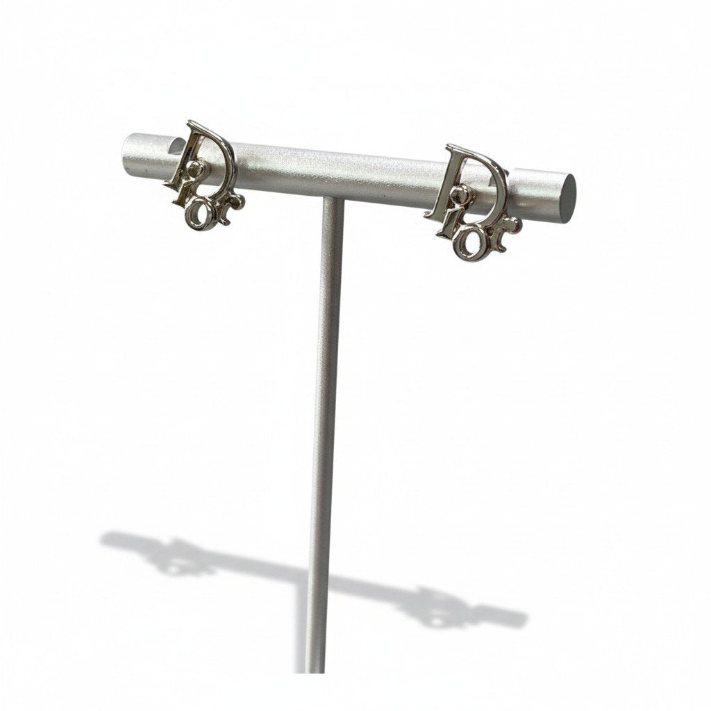 c4 Christian Dior クリスチャンディオール ロゴデザイン ピアス 両耳 シルバー Logo Pierced Earringst18r