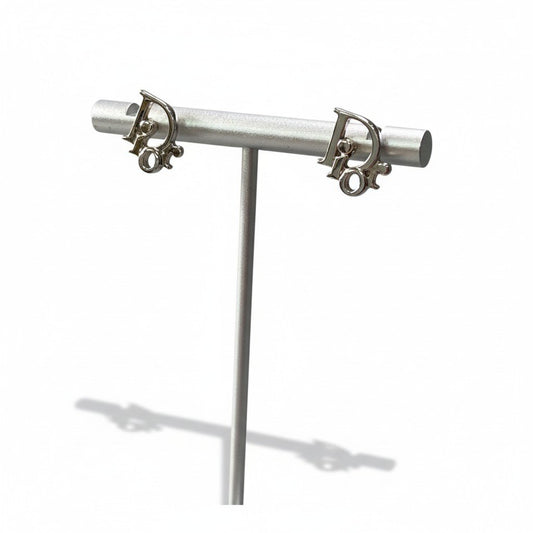 c4 Christian Dior クリスチャンディオール ロゴデザイン ピアス 両耳 シルバー Logo Pierced Earringst18r