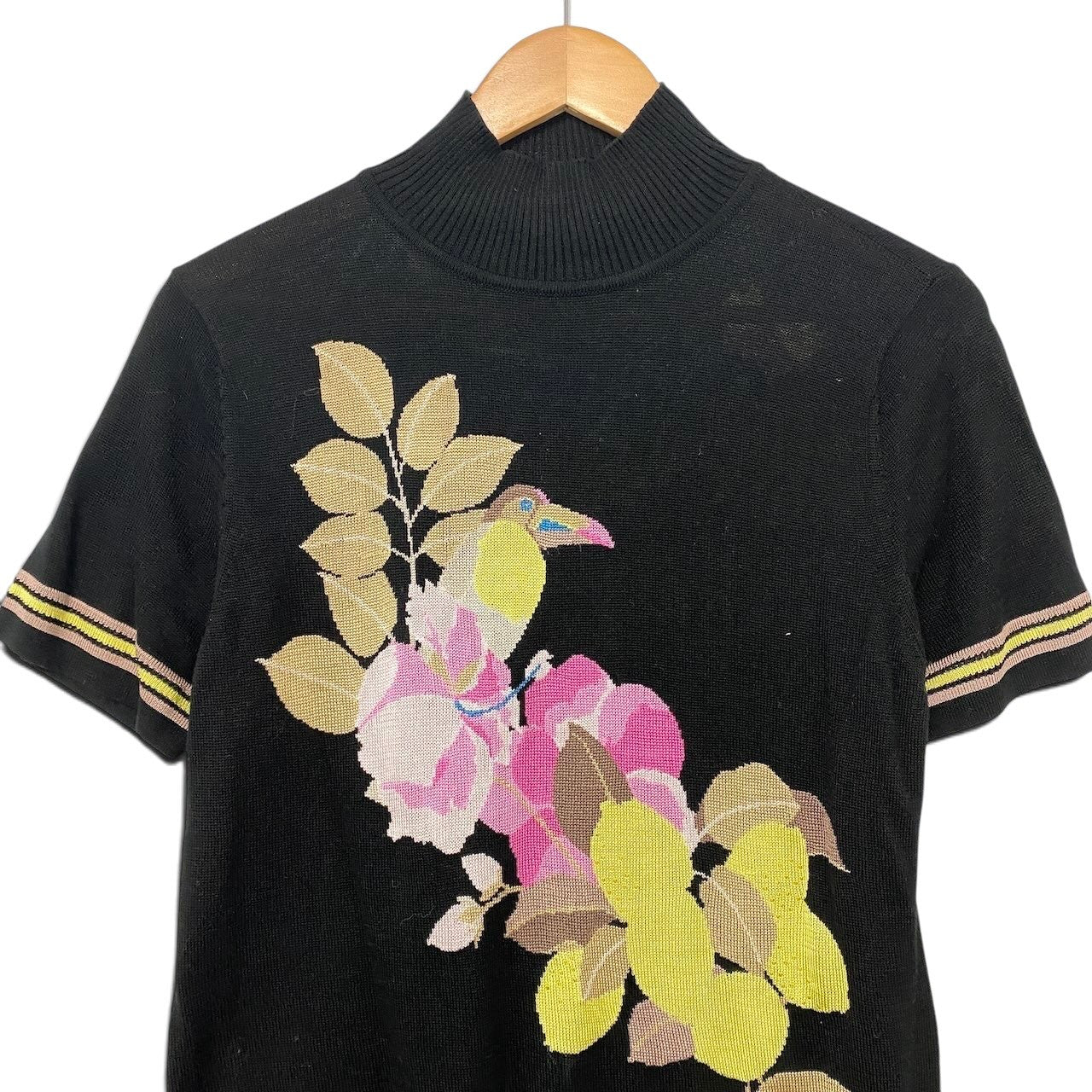 35h31 LEONARD レオナール ハイネック 半袖ニットセーター 鳥 花柄 ロゴ刺繍 カシミヤ混  40サイズ ブラック レディース 女性用u02t