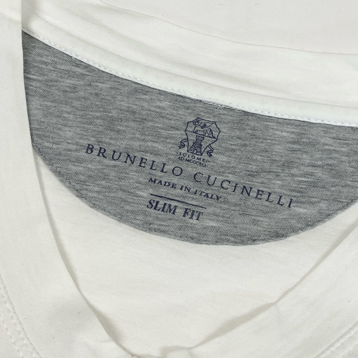 84e29 BRUNELLO CUCINELLI ブルネロクチネリ SLIM FIT Vネック 半袖Tシャツ カットソー サイズXS ホワイト コットン100％ メンズ 紳士服u02t