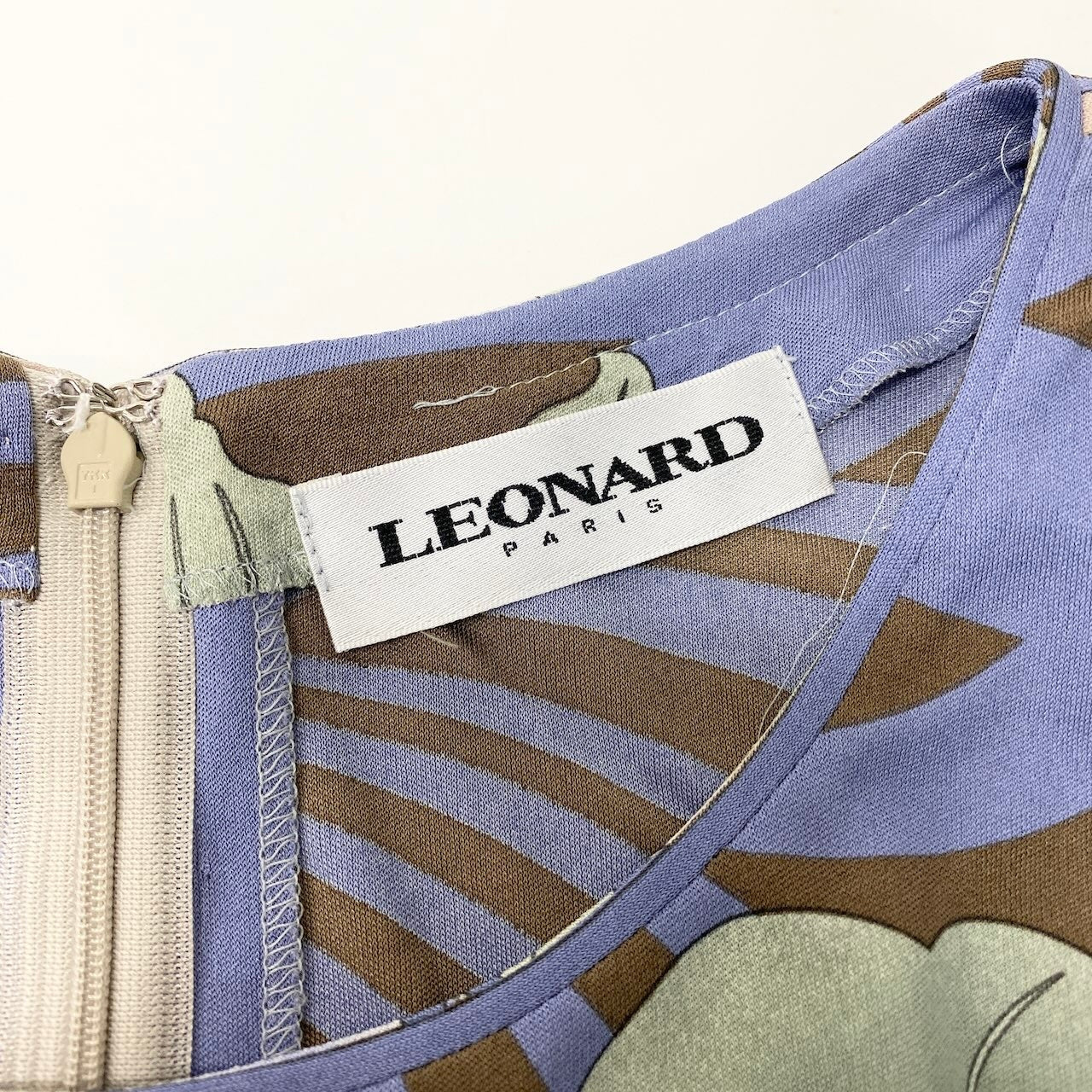 78d9 LEONARD PARIS レオナール ロングスリーブワンピース  美しい花柄プリント ウエストリボン 身幅ゆったり〇 イタリア製 サイズ42 ブルー系 シルク100％ レディース 女性用o07t