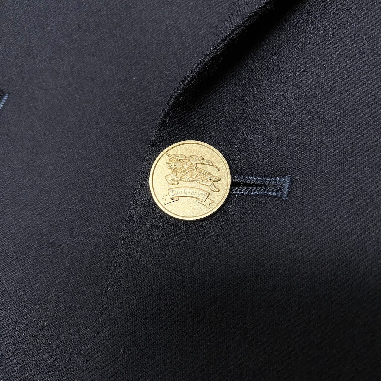 82c27 Burberrys バーバリーズ セットアップスーツ フォーマル ブレザー 紺ブレ 刻印ボタン タスマニアウール メンズ 男性用 WM321-400-29 90-78-165A4 ネイビーo07t