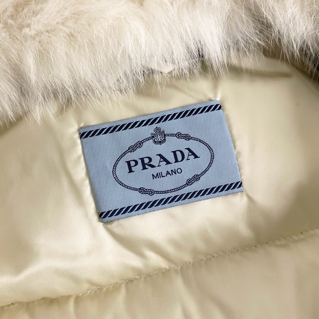 7e3 【美品】 PRADA プラダ リアルファーカラー ダウンジャケット 28B061 38 カーキ トライアングル 三角ロゴプレート GOOSE DOWN ブルーフォックス アウター