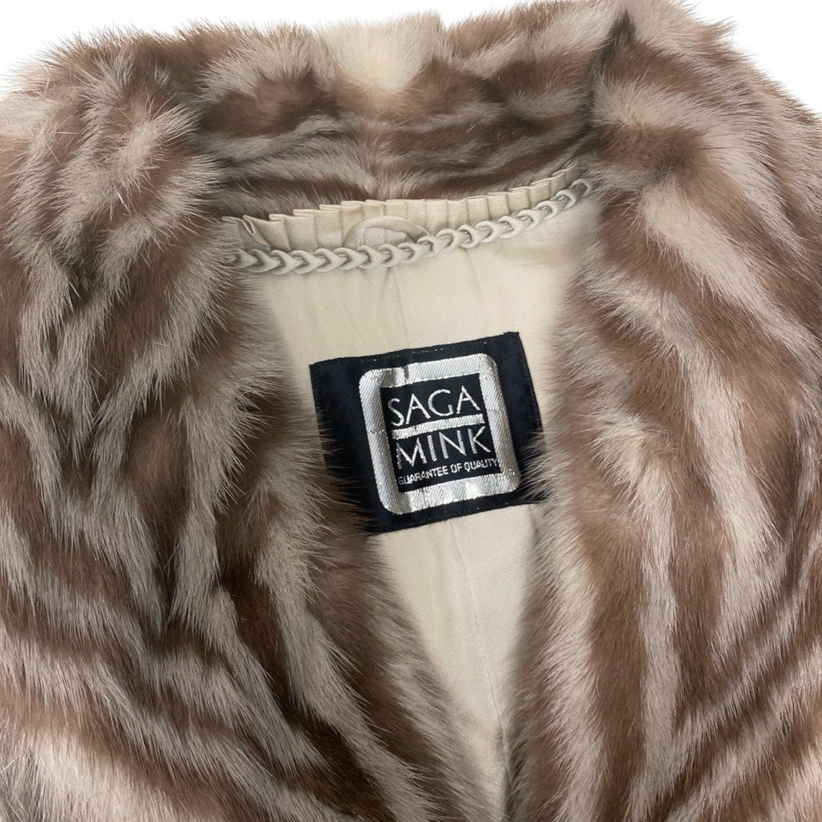 53i24 SAGA MINK サガミンク 銀サガ ゼブラ柄 サファイアミンク ファーコート サイズ13 シルバーグレー 本毛皮 Sapphire Mink Fur Zebra Design Coatt18r