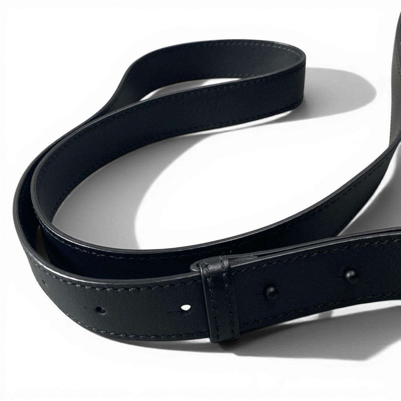 c23 BURBERRY バーバリー ユニバーサルパスポート レザーショルダーバッグ マグネット開閉  メンズ バッグk02i