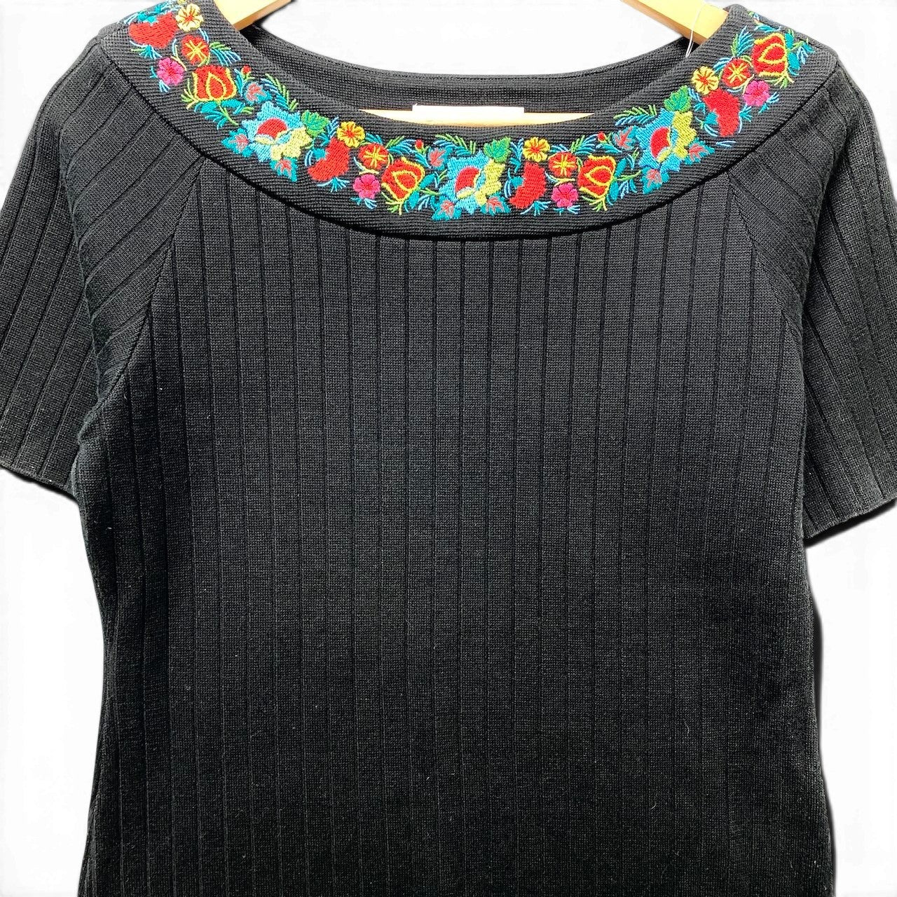 22f17 YVES SAINT LAURENT イヴサンローラン ボートネック リブニットセーター ショートスリーブ 花柄刺繡  サイズM ブラック レディース 女性服o07t