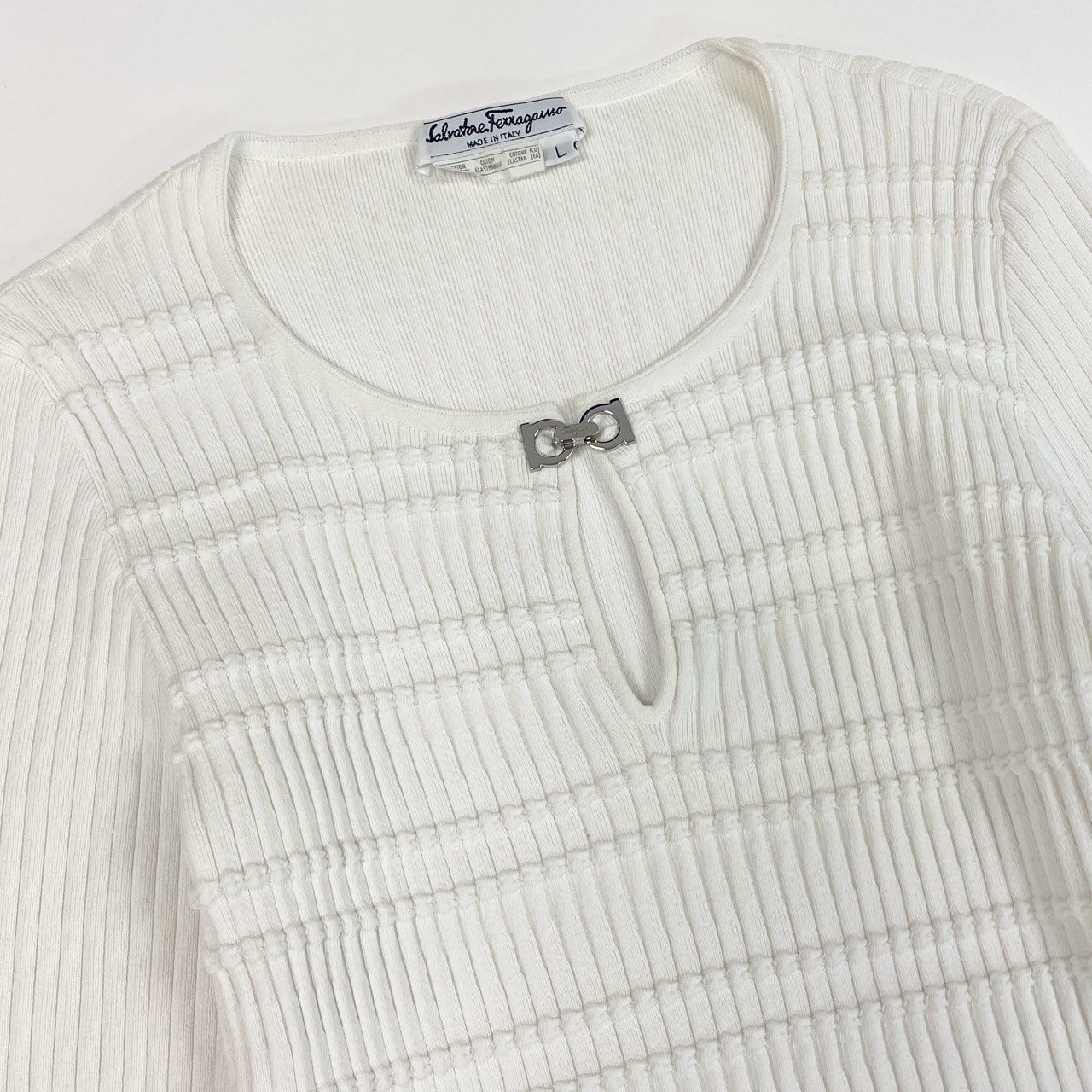 22a23 Salvatore Ferragamo サルヴァトーレフェラガモ ガンチーニボタン 7分袖 リブニット トップス L ホワイト コットン レディースu02t