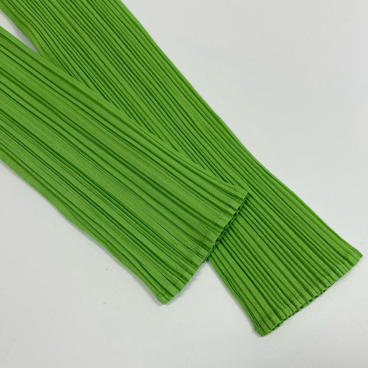 1j27 PLEATS PLEASE プリーツプリーズ プリーツカットソー 長袖カットソー ハイネック トップス PP86-JK604 3サイズ グリーン レディースu02t