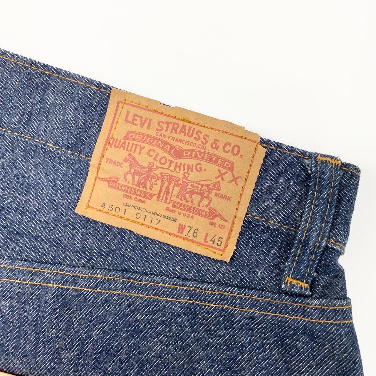 80i29 《保管品》 Levi's リーバイス 超巨大 66モデル バナー デッドストック ボタン裏6 4501-0117 W76 L45 濃紺 デニム 赤耳 タグ付き 展示t18r