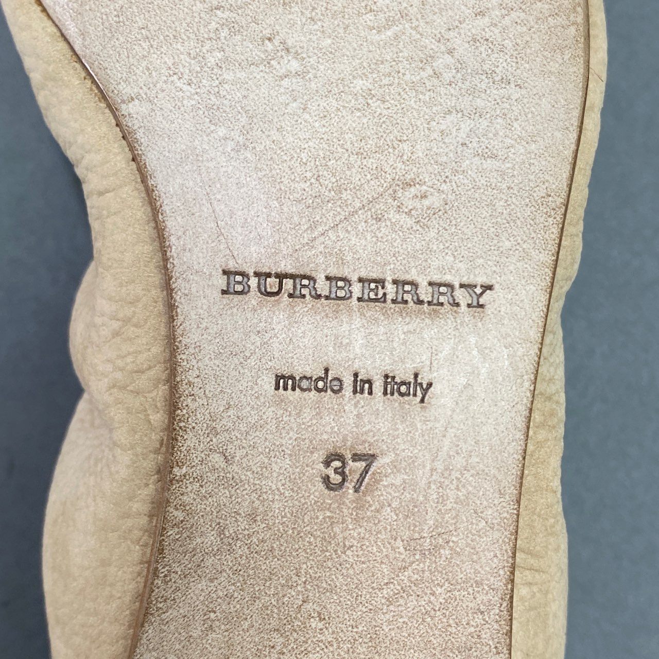 7a10 《極美品》 BURBERRY バーバリー ゴールドピンバックル レザーバレエシューズ 37 ベージュ Leather イタリア製 フラット