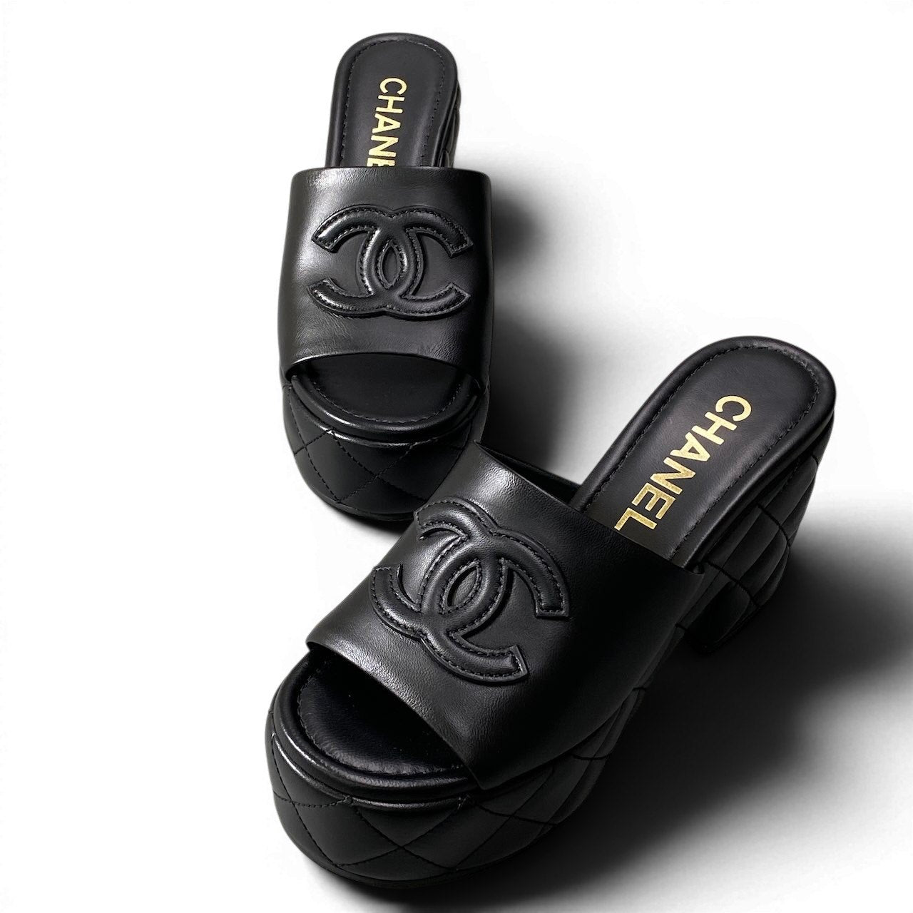 Ce4 CHANEL シャネル 2025年 メティエダール マトラッセ ココマーク プラットフォームサンダル G46513 サイズ36 ブラック レディース 女性靴k02i