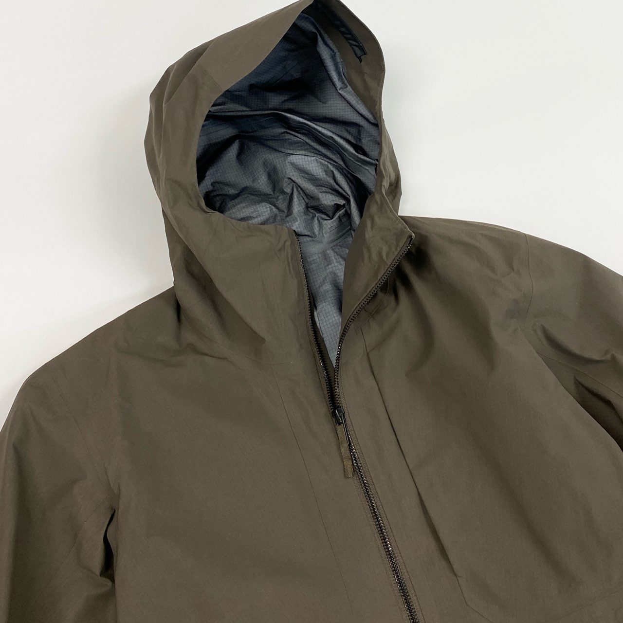 32j3 ARC'TERYX VEILANCE アークテリクス ヴェイランス MONITOR COAT モニターコート GORE-TEX マウンテンパーカー シェル アウター 15641-67041 S ブラウン系 ナイロン メンズo07t