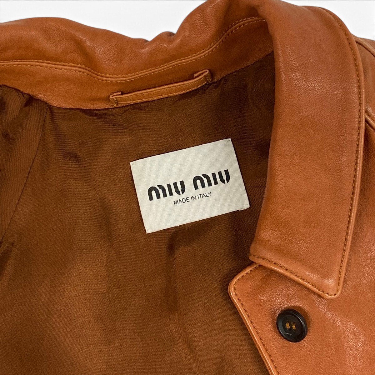 i8 《美品》 miu miu ミュウミュウ 23AW ロゴパッチ ナッパレザージャケット Logo Patch Nappa Leather Jacket MPV895 40 キャメルブラウン レザーt18r