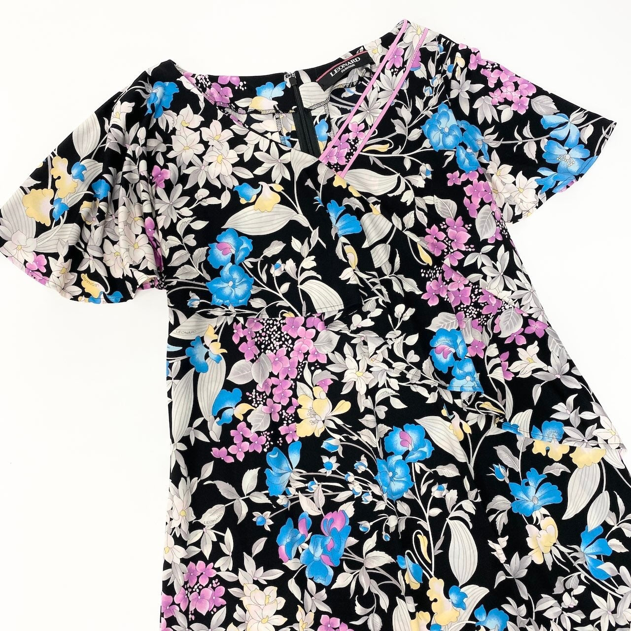 15d12 【美品】 LEONARD FASHION レオナール 膝丈ワンピース 美しい花柄プリント カンカン素材 日本製 サイズ42 ブラック レディース 女性用u02t