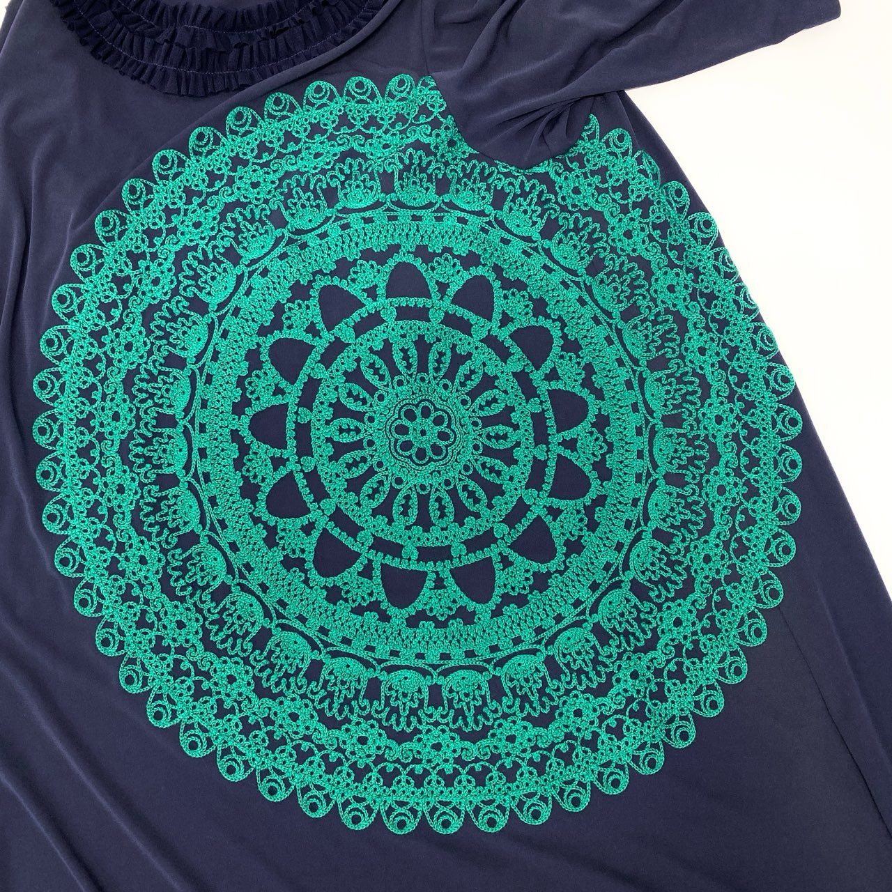 75b27 TOKUKO 1er VOL トクコプルミエヴォル 七分袖 ロングワンピース フリルネック 刺繡デザイン 伸縮ストレッチ レディース 女性服 サイズ9 パープル系u02t