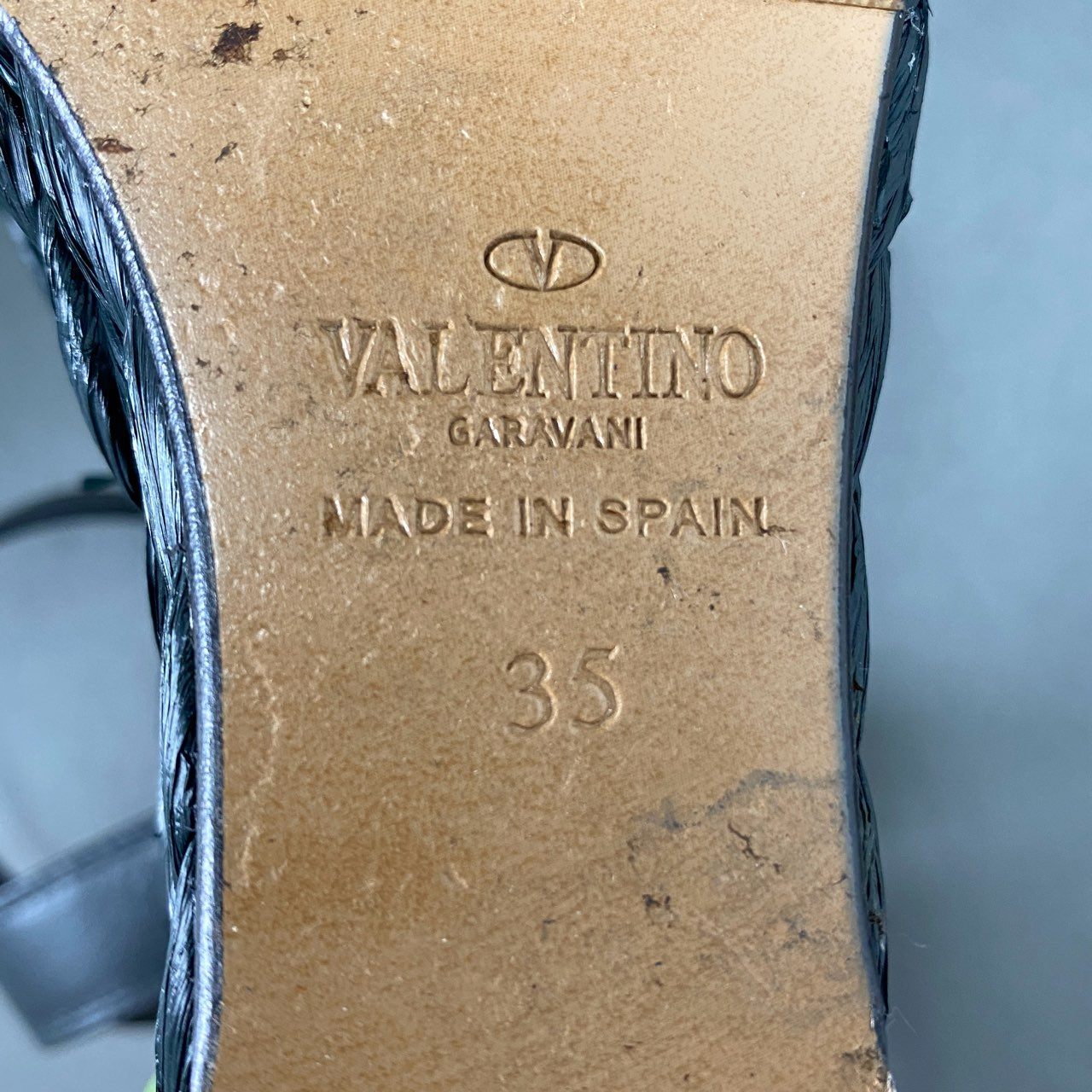 6f20 VALENTINO GARAVANI ヴァレンティノ ガラヴァーニ スペイン製 ウェッジソールサンダル アンクルベルトストラップ 35 ブラック レザー シューズ