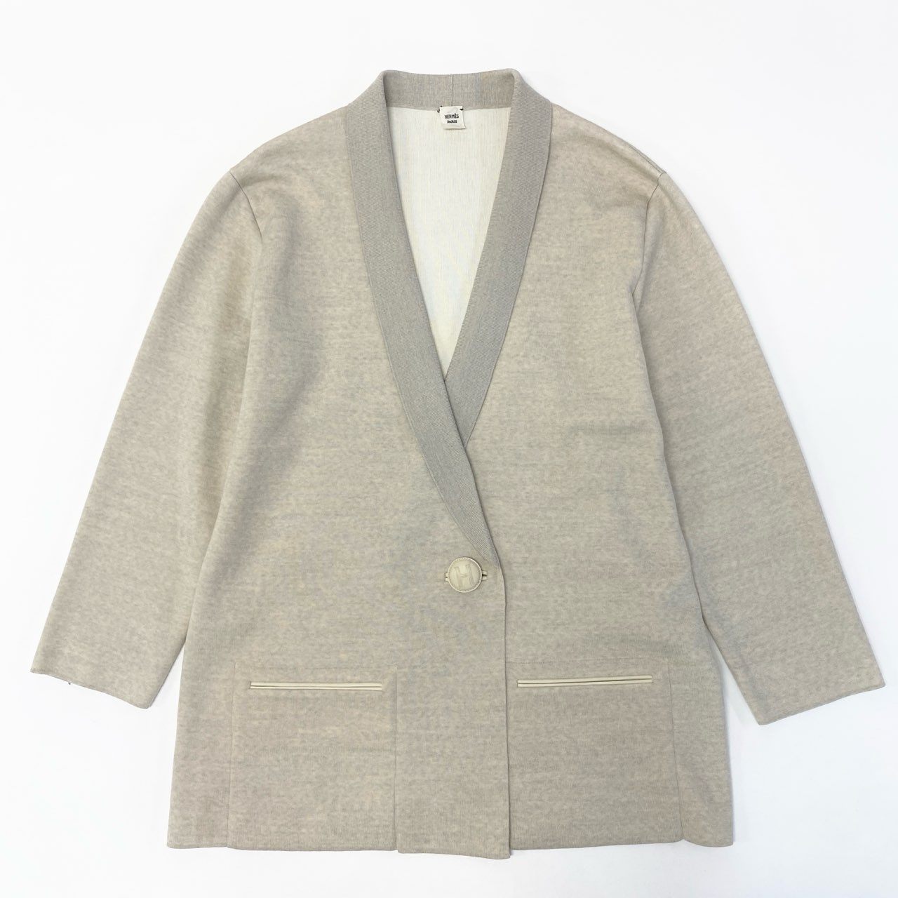 86a16 HERMES エルメス ニットジャケット ハイゲージニット Hロゴ レザーボタン レディース 女性用 サイズ40 ライトベージュ系o07t