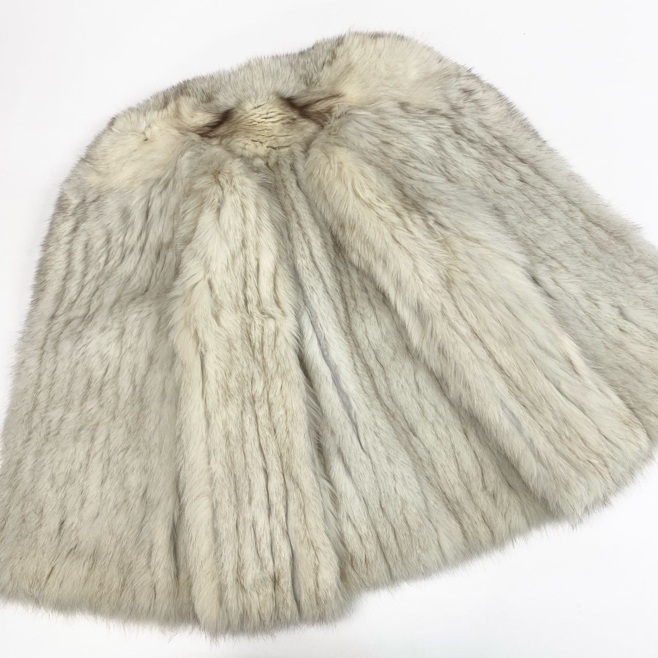 49k19 SAGA FOX サガフォックス 銀サガ ブルーフォックス ファーコート ホワイト 本毛皮 FOX FUR リアルファーt18r