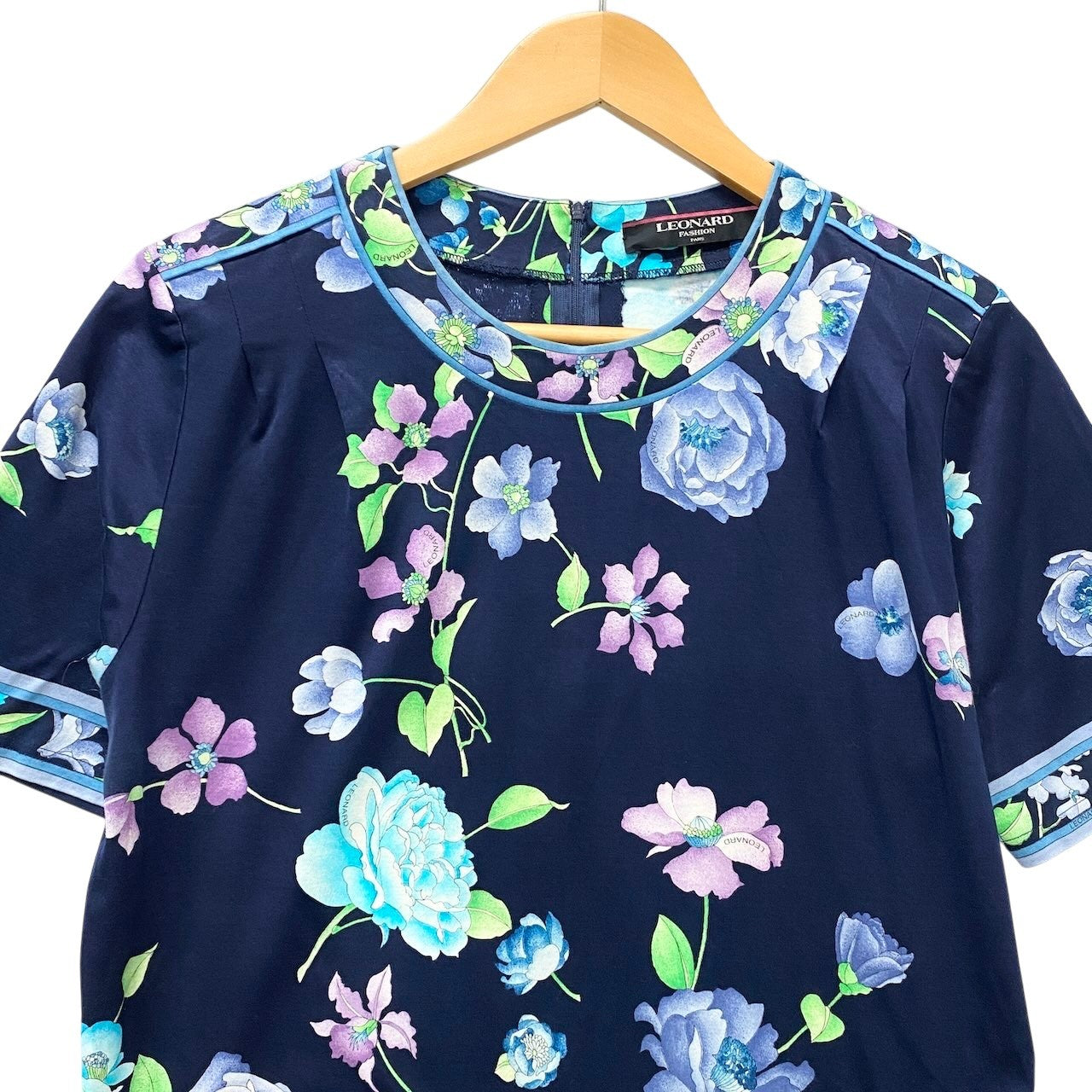 2c29 LEONARD FASHION レオナール 半袖Tシャツ カットソー 美しい花柄プリント レディース 女性服 L ネイビー コットン100％u02t