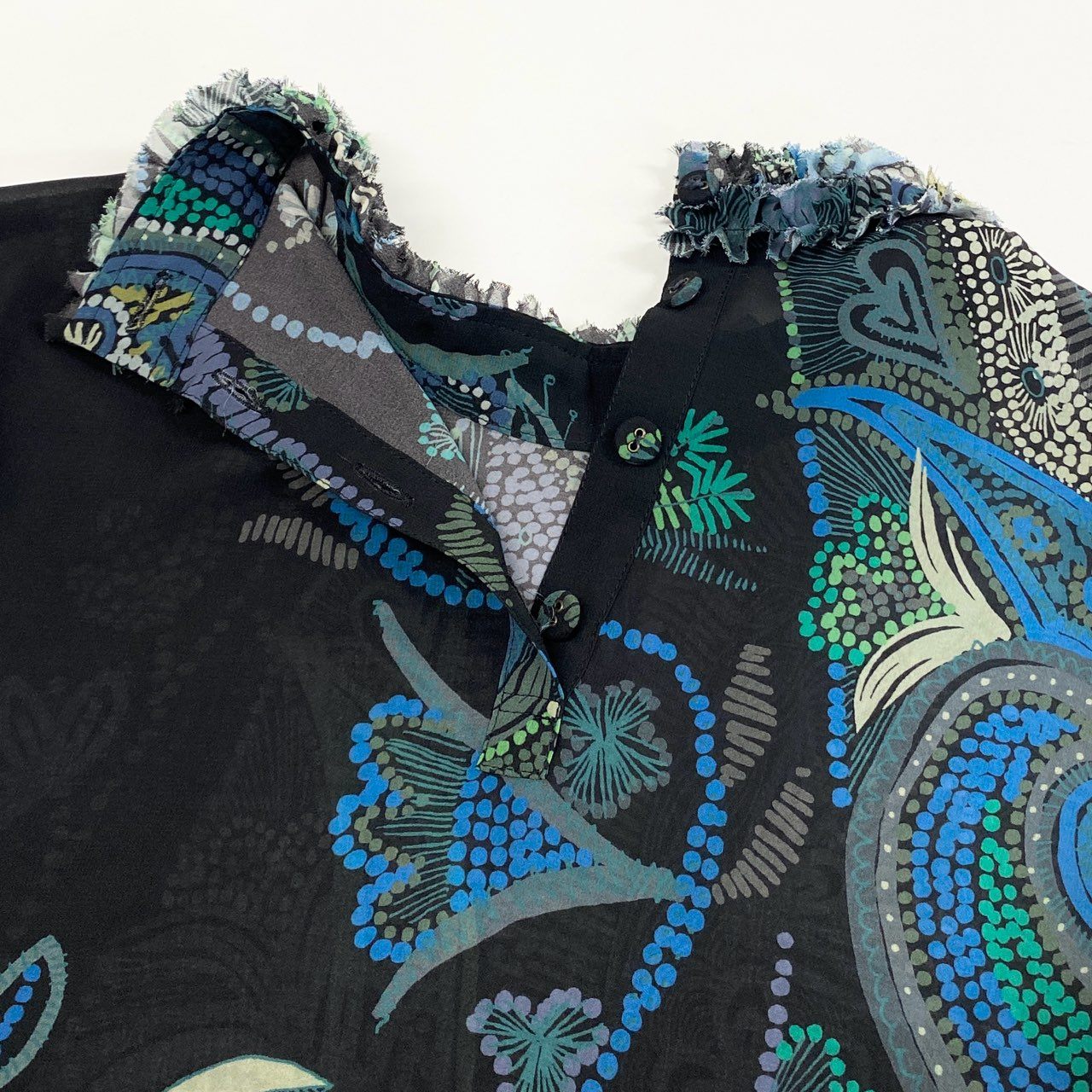 41k26 《美品》 TOKUKO 1er VOL トクコプルミエヴォル シアーブラウス フリルネック 総柄プリント ロングスリーブ レディース 女性用 9 ブラック ポリエステル100％u02t