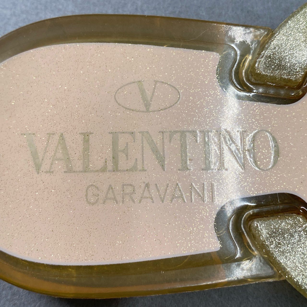 1f27 【美品】　VALENTINO GARAVANI ヴァレンティノ ガラヴァーニ ラバー素材 スタッズサンダル トングサンダル サイズ37 ゴールド系 レディース 女性用