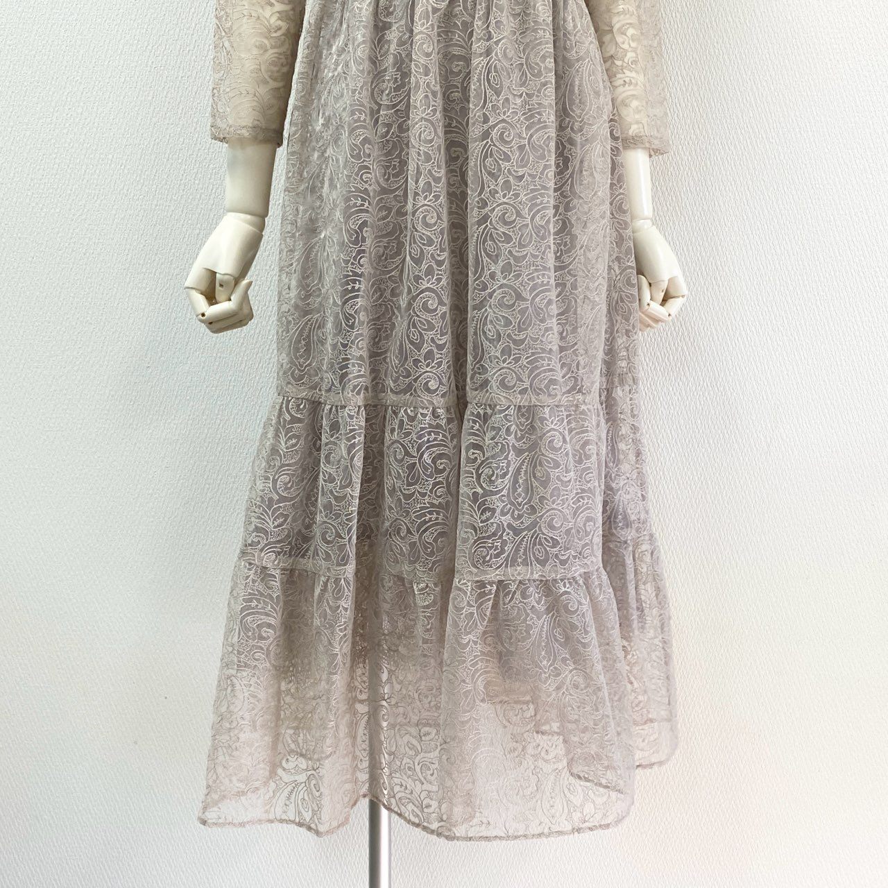 60j27 《美品》Lily Brown リリーブラウン オケージョンワンピース 長袖ワンピース 総レース ベルベット フレア LWFO194001 1サイズ ピンクベージュ レディースu02t