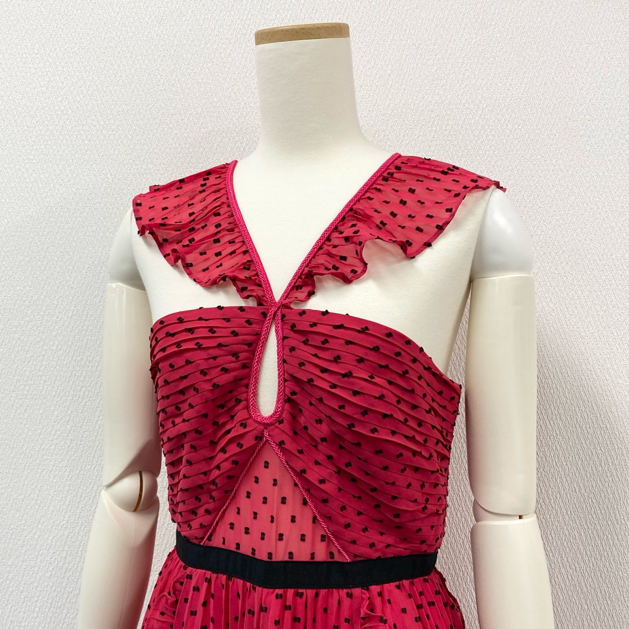 67j6 《未使用タグ付き》 self-portrait セルフポートレイト プリーツワンピース ドレスワンピース 総柄 フリル 肩だし◎ ロング丈 UK8 ピンク ブラックu02t