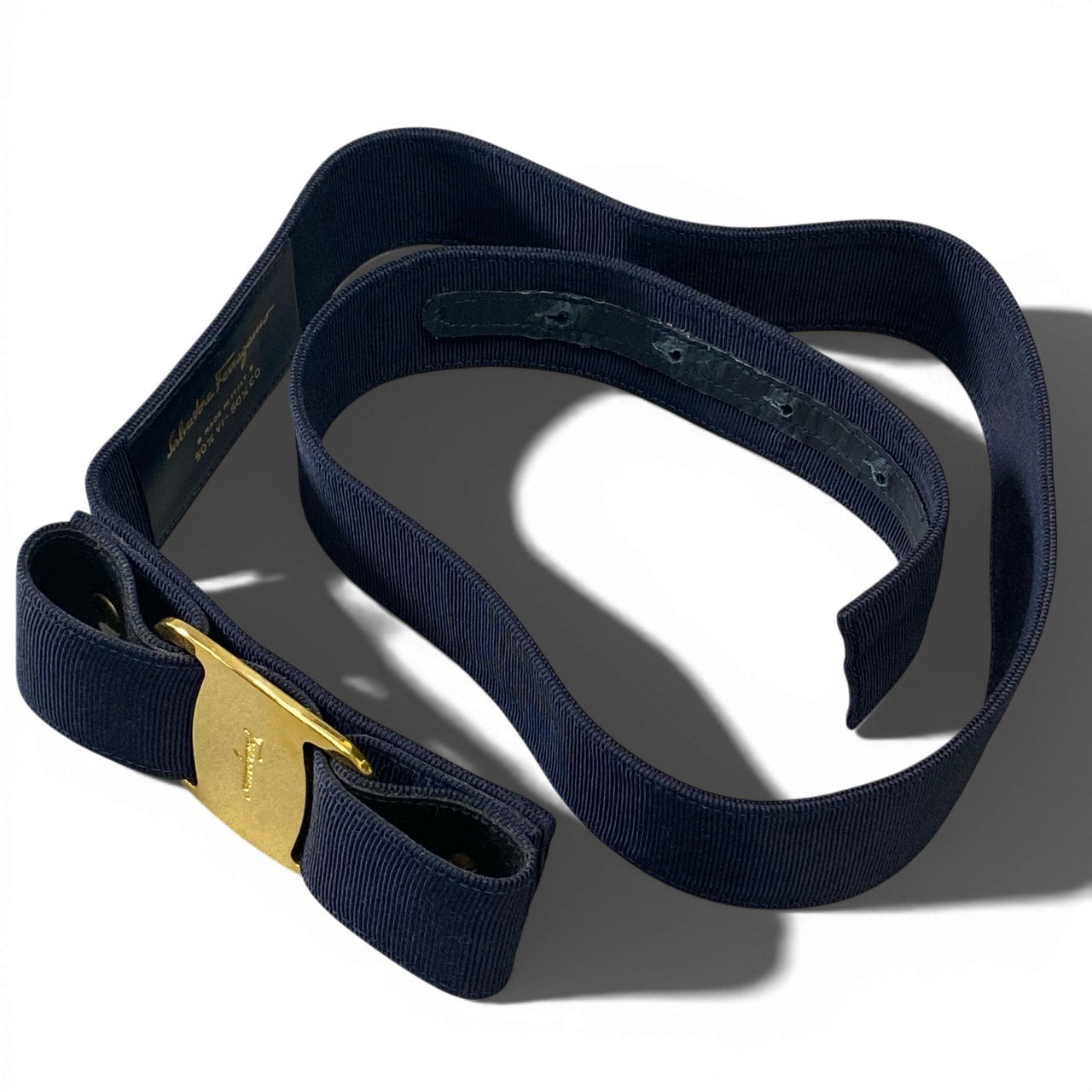 a6 Salvatore Ferragamo サルヴァトーレフェラガモ サッシュベルト ヴァラリボン ベルト ネイビー ゴールド レディースk02i