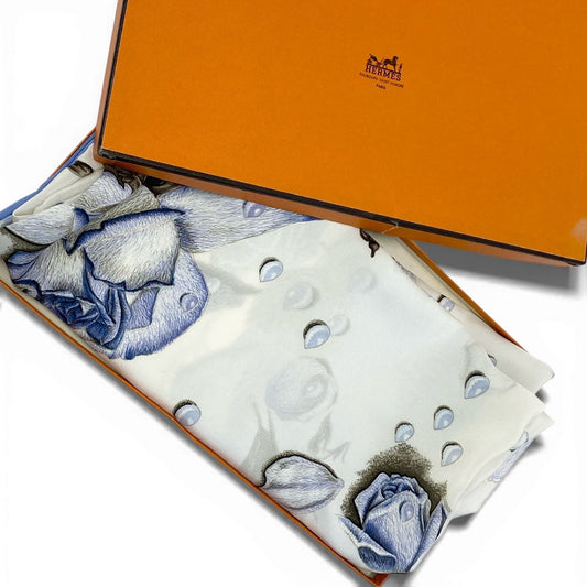 b20 HERMES エルメス LA ROSSE CARRE GEANT ラ・ロゼ カレジュアン スカーフ 薔薇の雫 140 ブルー Rose Flourt18r