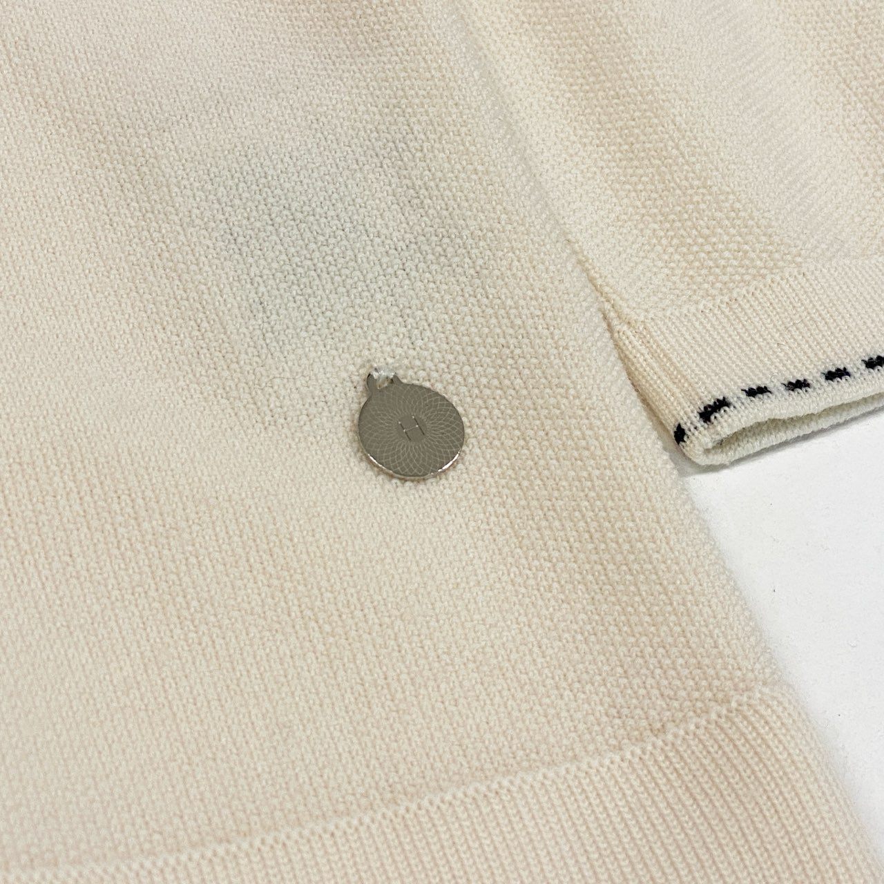 33a26 HERMES エルメス ニットセーター カーディガン トップス ロゴプレート ステッチデザイン イタリア製 38サイズ アイボリー ウール100％ レディースo07t