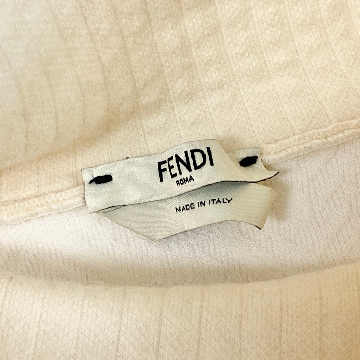 Mi3 【極美品】 FENDI フェンディ FFロゴ タートルネック ニットトップス サイズ36 オフホワイト メンズk02i
