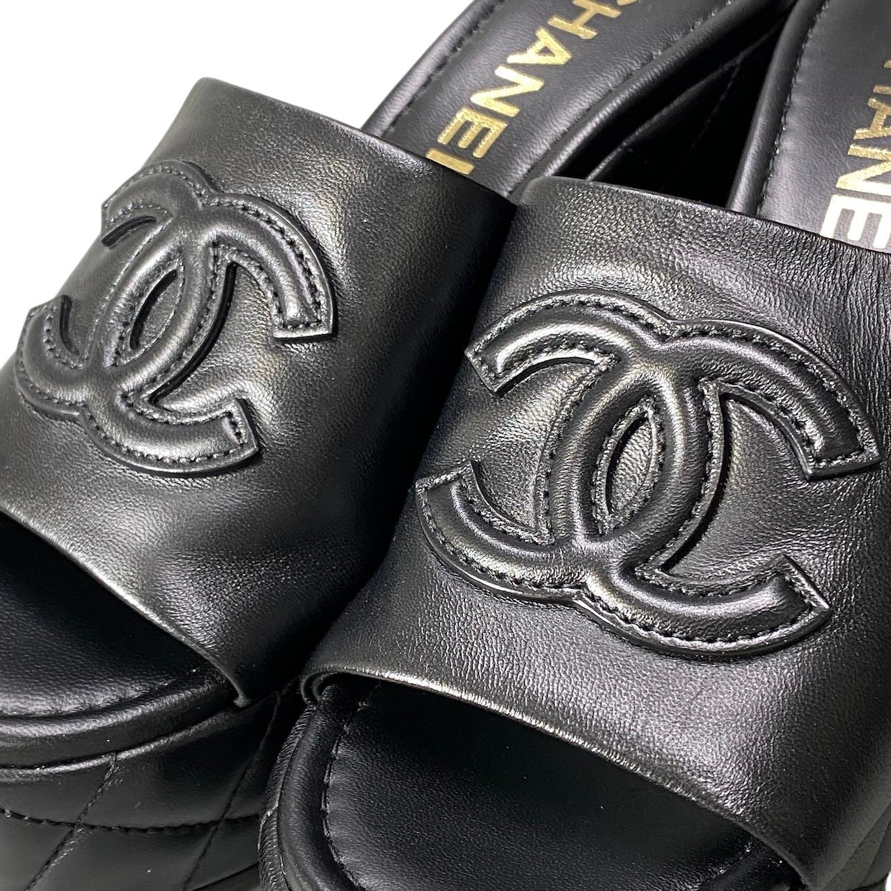 e13【新品保管品】CHANEL 2025 メディエタール プラットフォームサンダル G46513 37サイズ ブラック レザー レディース 女性用k02i