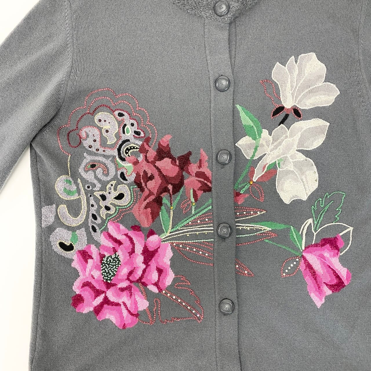 78d9 LEONARD FASHION レオナール ニットカーディガン ニットジャケット 花柄刺繍 ラインストーン ビーズ装飾 カシミヤ混 サイズ42 グレー系 レディース 女性用o07t