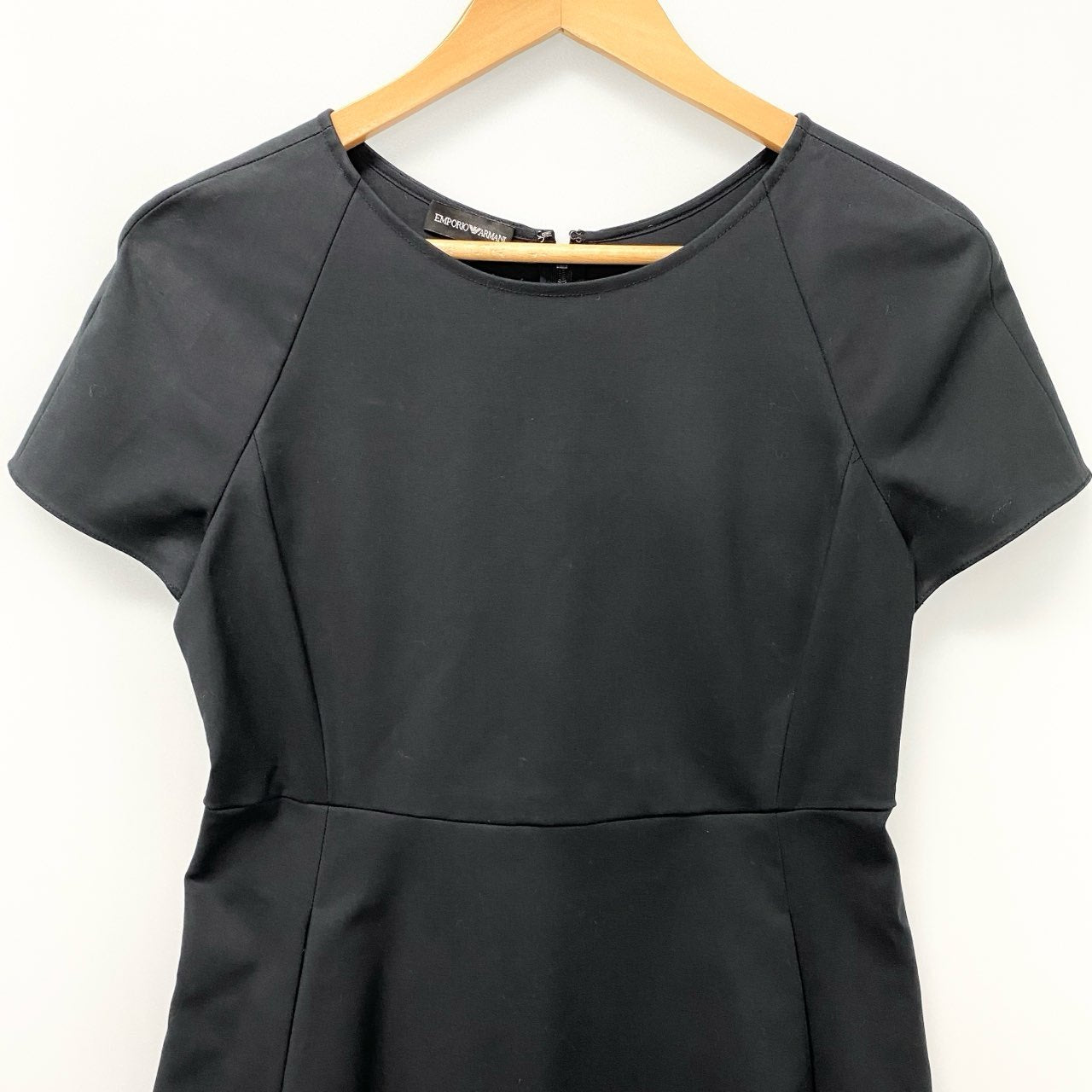 6c20 《極美品》 EMPORIO ARMANI エンポリオアルマーニ キャップスリーブ 半袖ワンピース 膝丈ワンピース 42 ブラック 2023年u02t