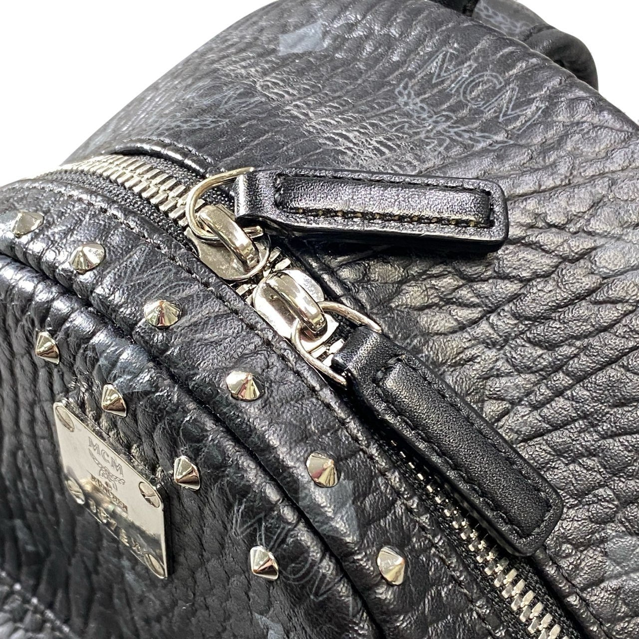 gk16《美品》 MCM エムシーエム STARK BACK PACK スタッズ リュック MINI ブラック レザー バックパック カバン 鞄t18r