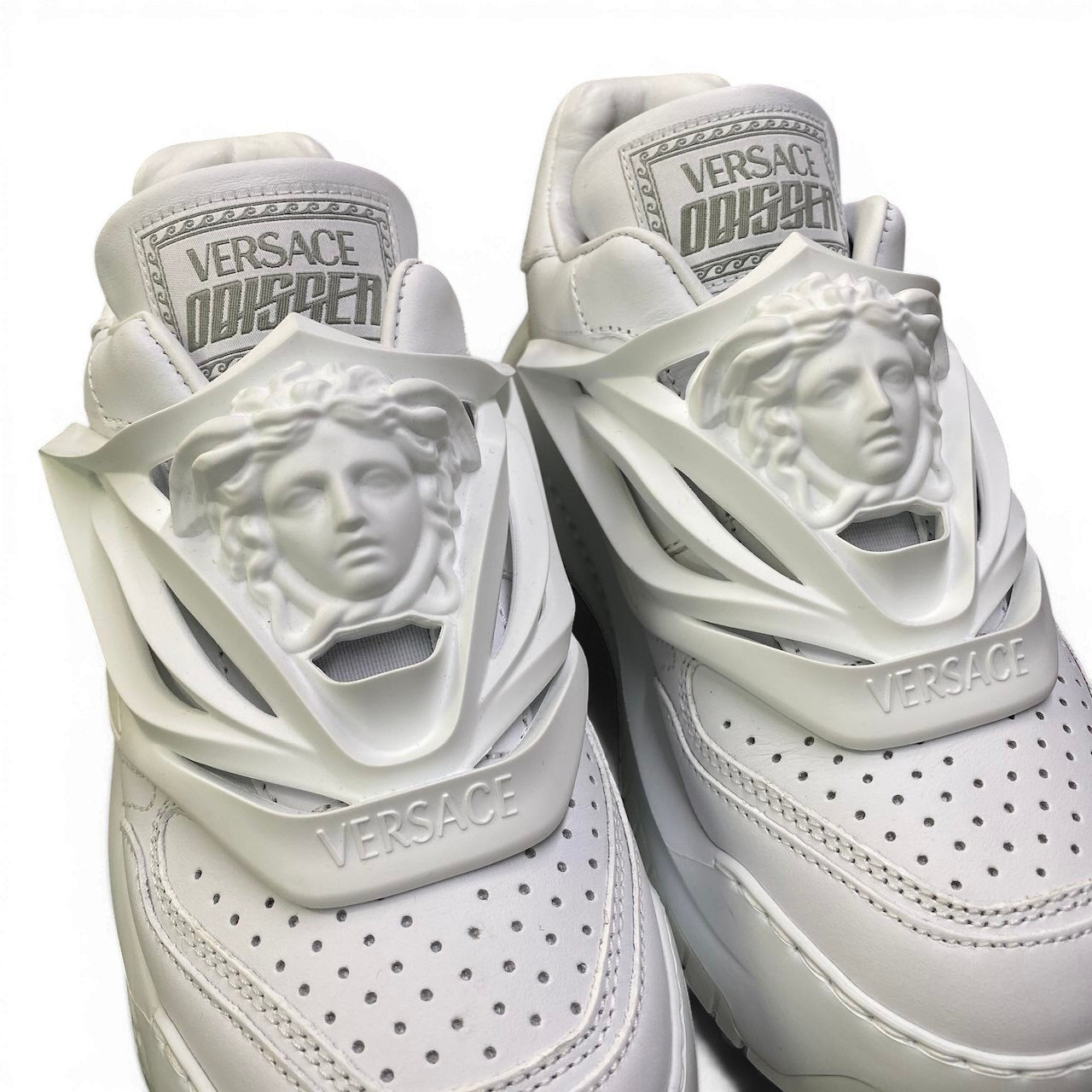 ⅾ2《美品》定価11万 VERSACE ヴェルサーチ オディッセア メデューサ 3D スニーカー サイズ36 ホワイト シューズt18r