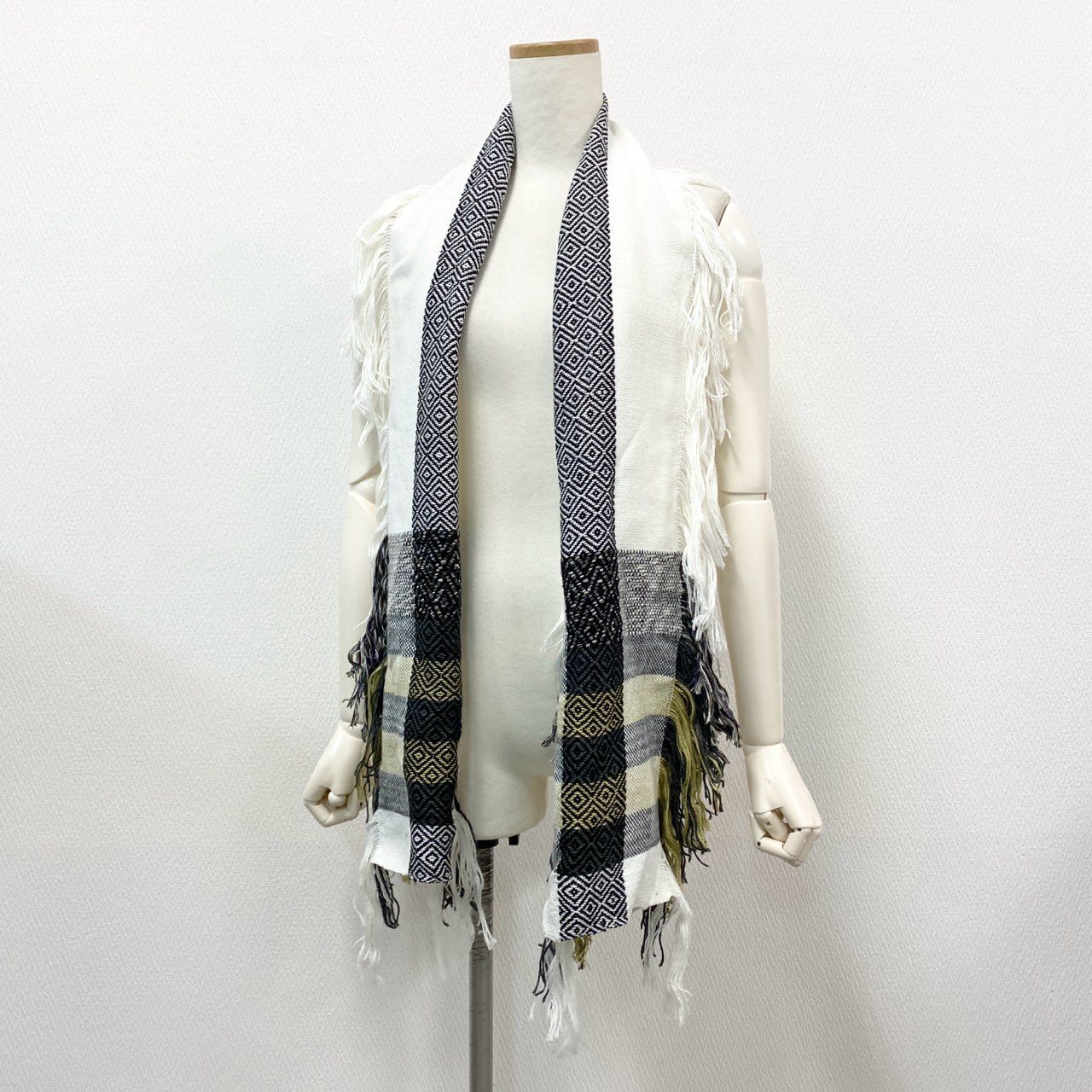 a5-2 《未使用保管品》定価￥42,900 SEEALL シーオール HANDLOOM STOLE FRINGES フリンジストール ST882 ホワイト グリーン マフラー タグ付き