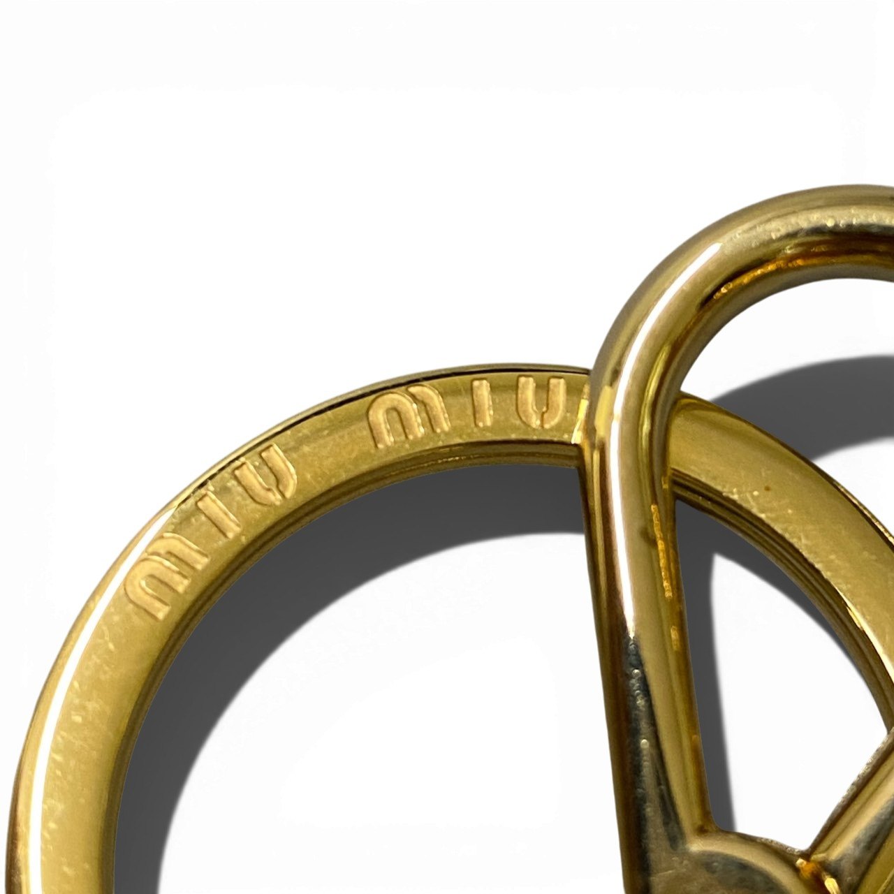 b20 MIU MIU ミュウミュウ キーリング メタルチャーム ピンク レディース 小物 アクセサリーta1