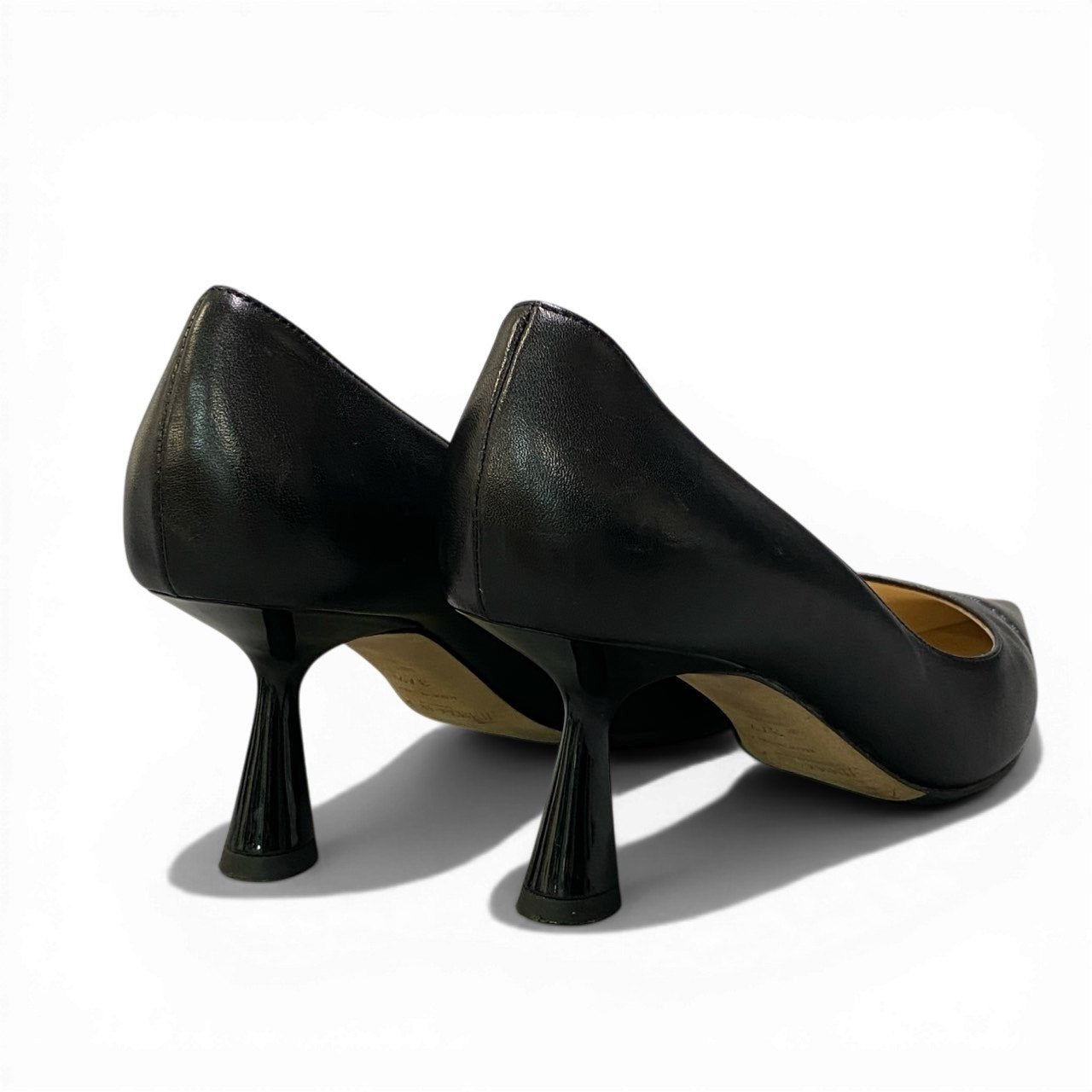 2c24 JIMMY CHOO ジミーチュウ ロゴテープ ポインテッドトゥ パンプス シューズ 37.5 ブラック レザー イタリア製u02t