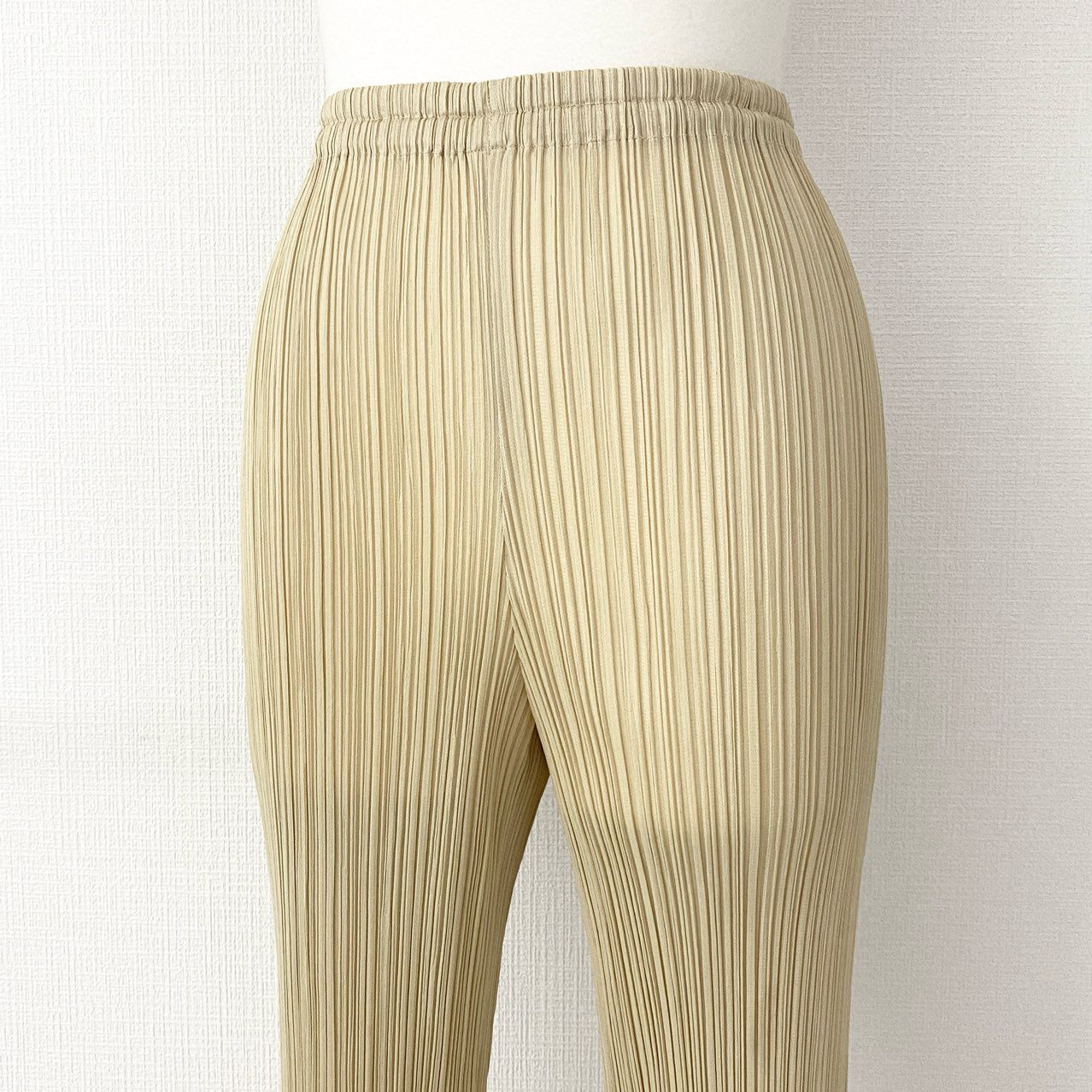 74D16 PLEATS PLEASE プリーツプリーズ ISSEY MIYAKE イッセイミヤケ プリーツ加工 プリーツパンツ リラックスパンツ PP04-JF609 サイズ3 イエロー ポリエステル 日本製 レディース